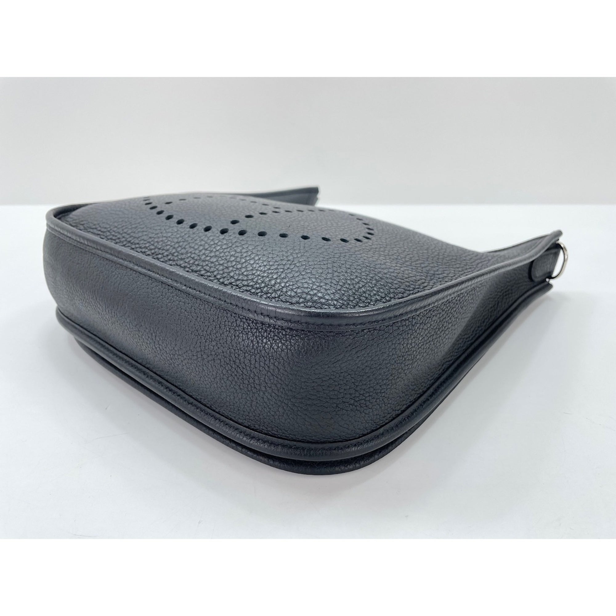 Hermes Black Shoulder Bag (Pre-Owned)