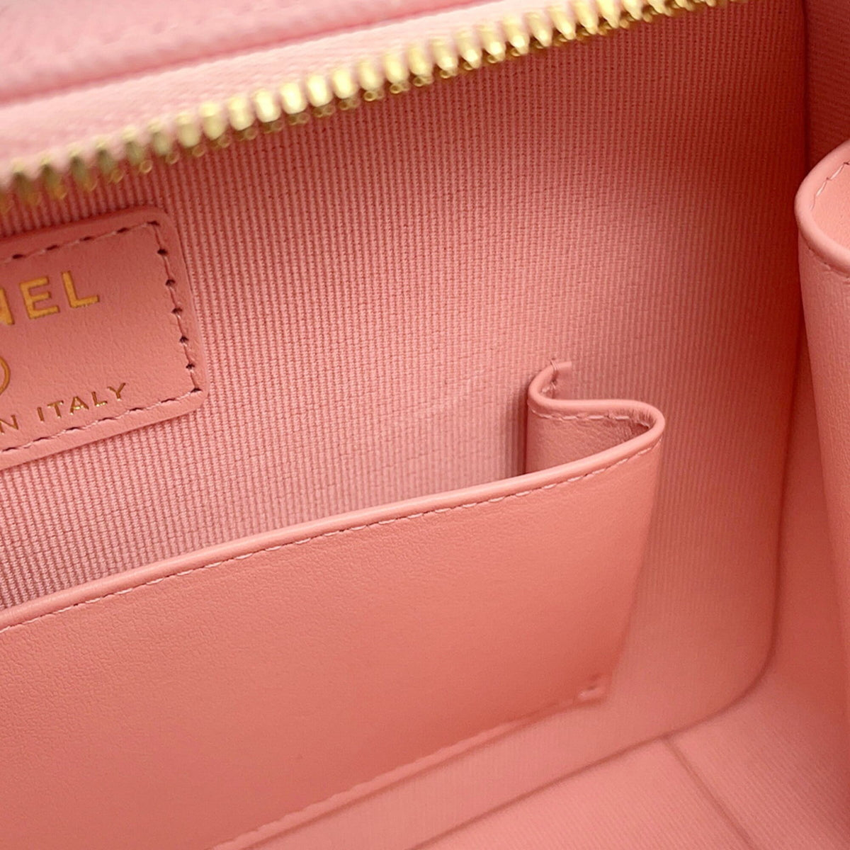 Chanel Matelasse Pink Grained Calfskin Handbag Shoulder Bag (Pre-Owned)