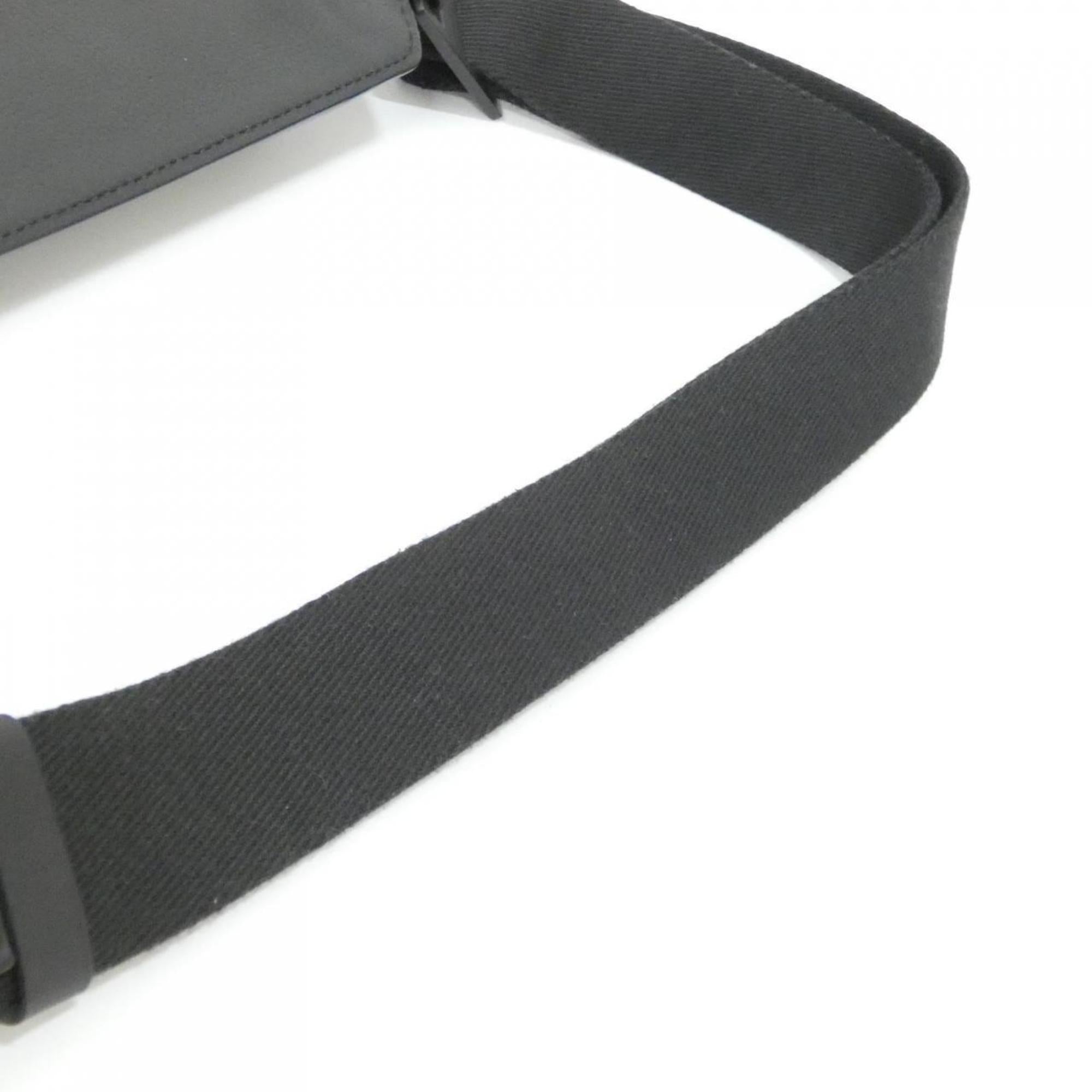 Louis Vuitton Black Leather Shoulder Bag (Pre-Owned)