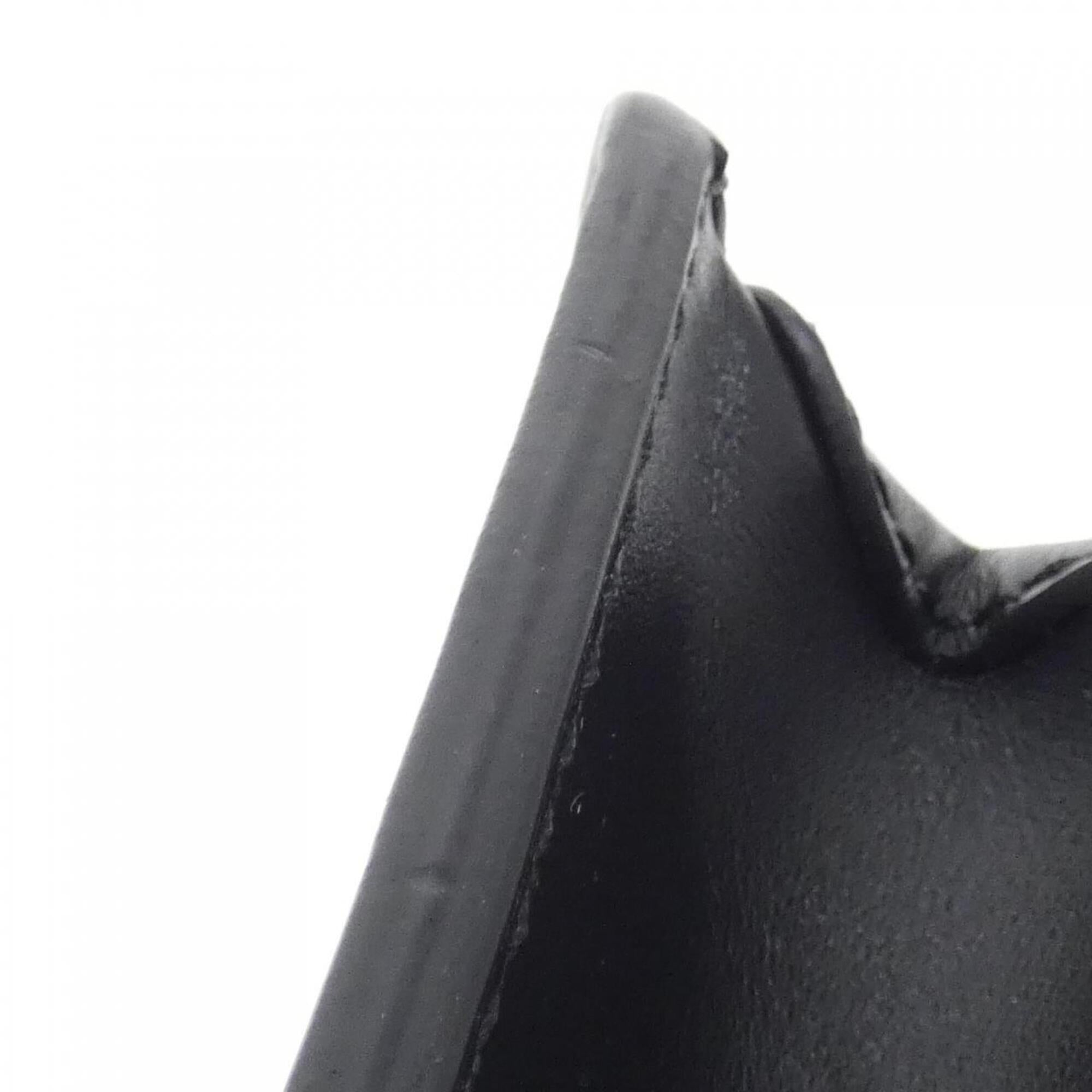 Louis Vuitton Black Leather Shoulder Bag (Pre-Owned)