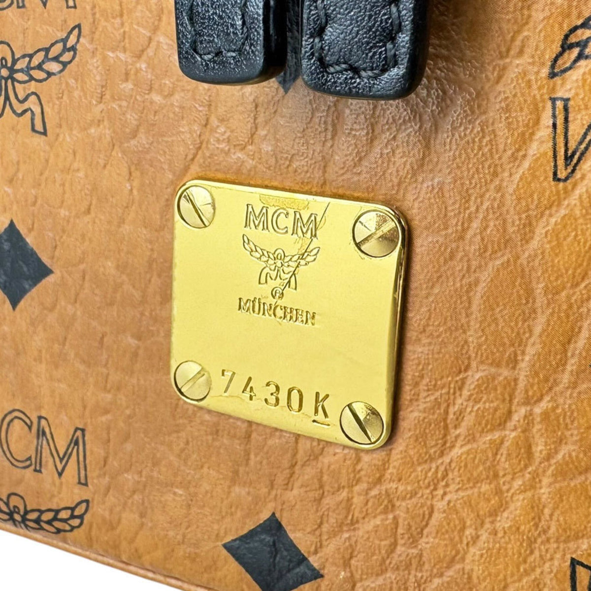 Mcm Black Brown Leather Shoulder Bag (Pre-Owned)
