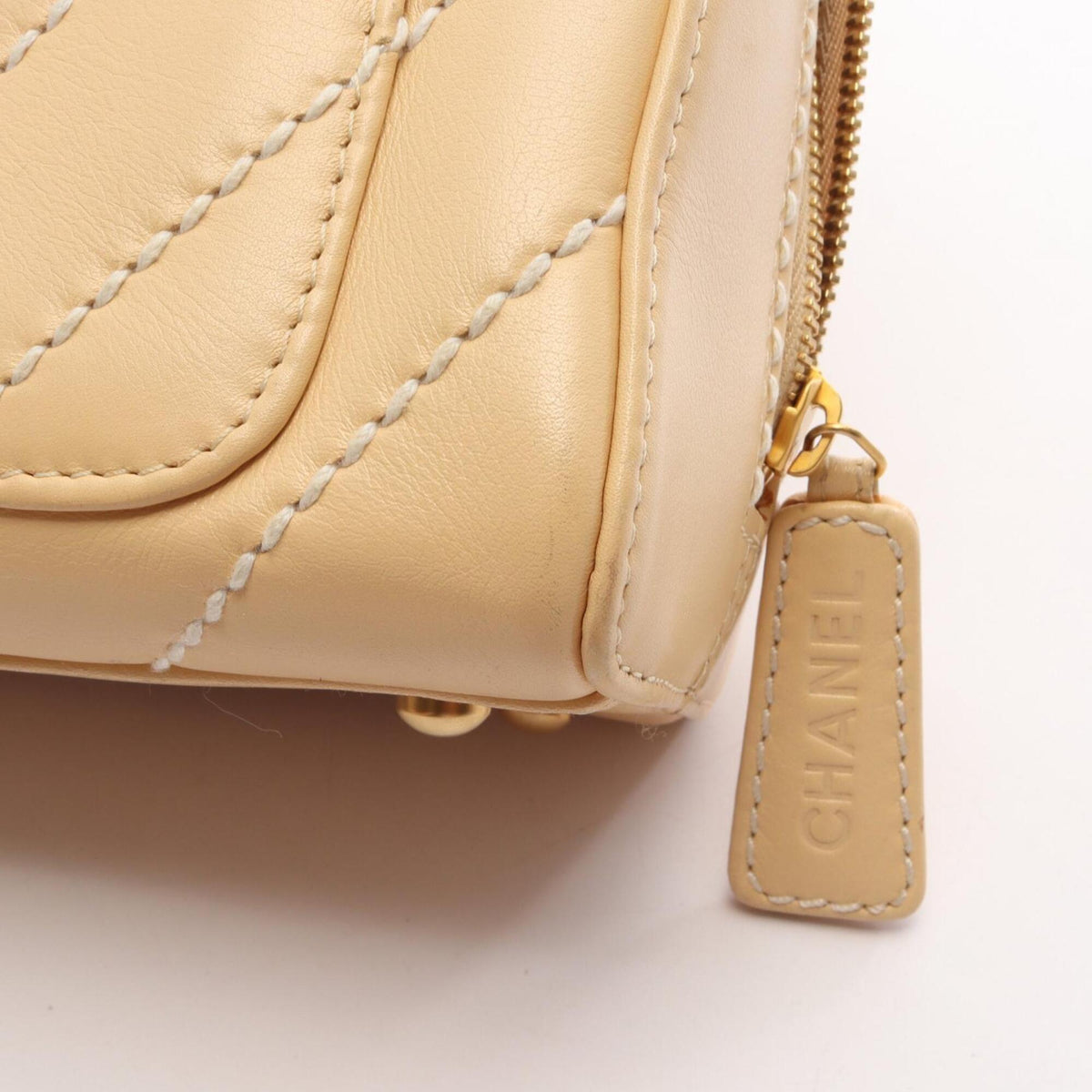 Chanel Beige Leather Handbag (Pre-Owned)