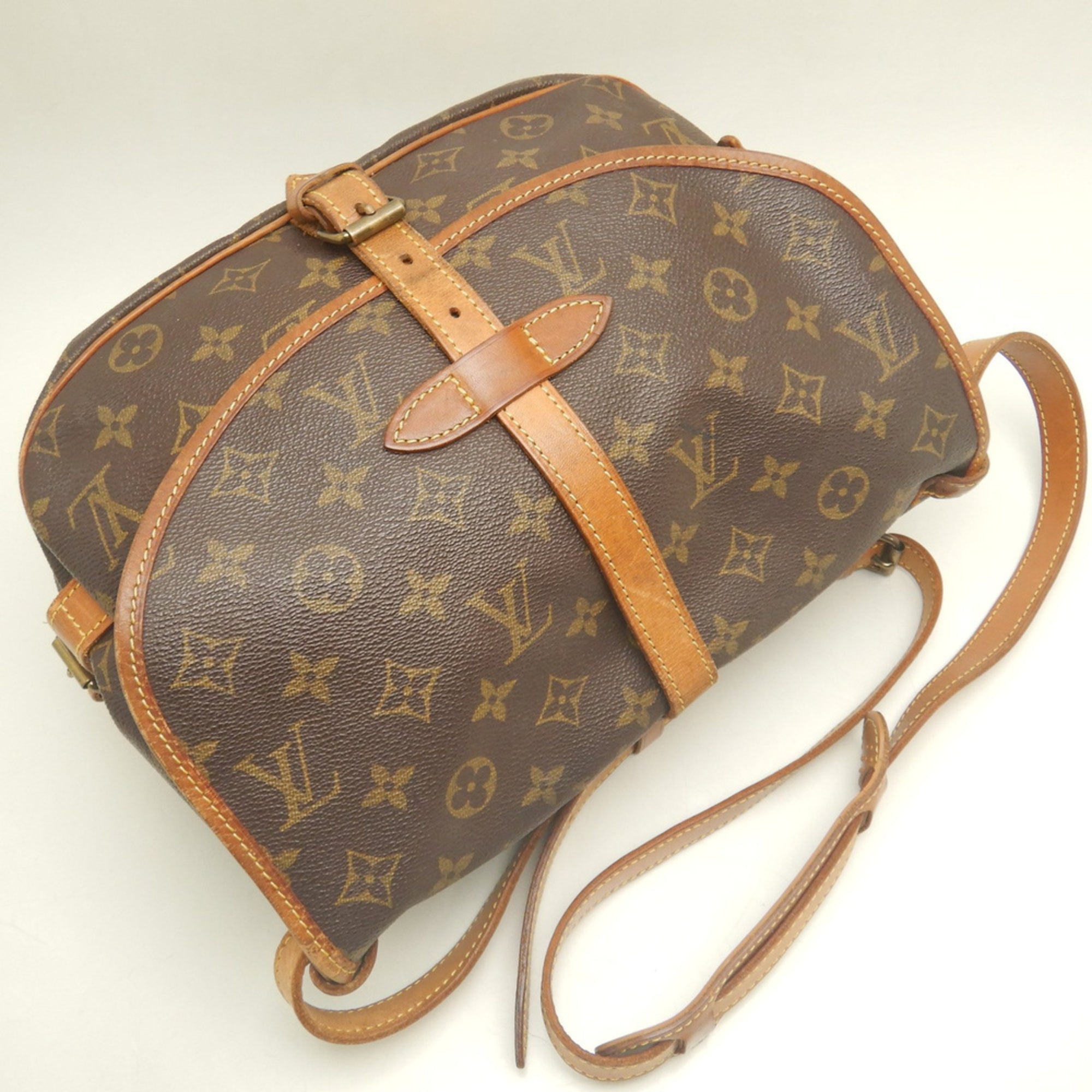 Louis Vuitton Brown Monogram Canvas Shoulder Bag (Pre-Owned)
