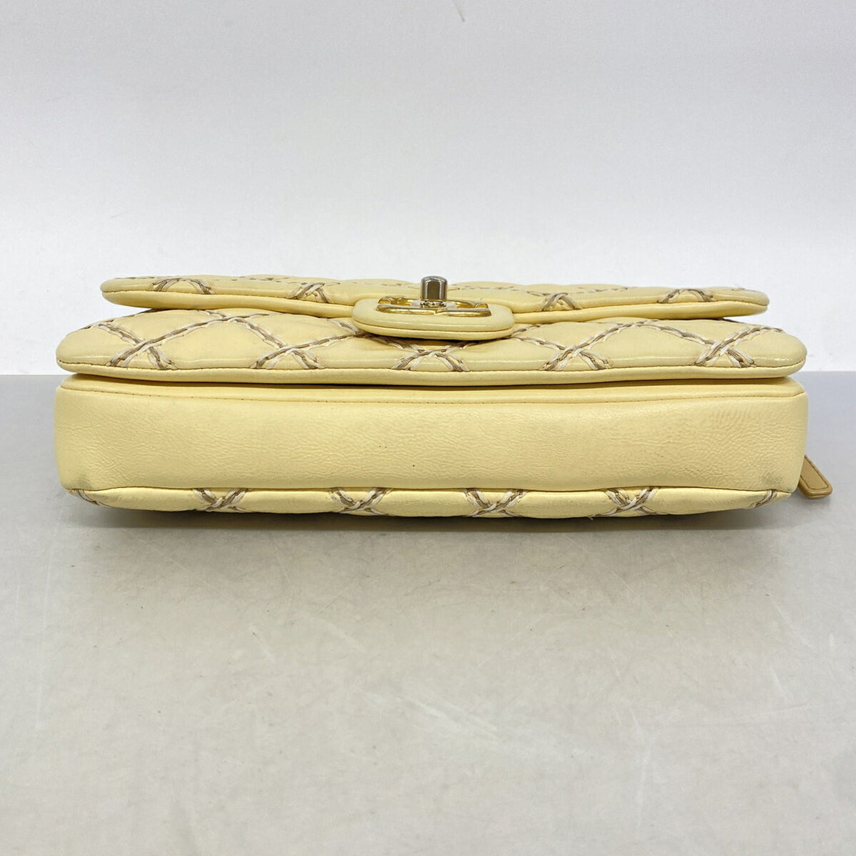Chanel Yellow Leather Shoulder Bag (Pre-Owned)