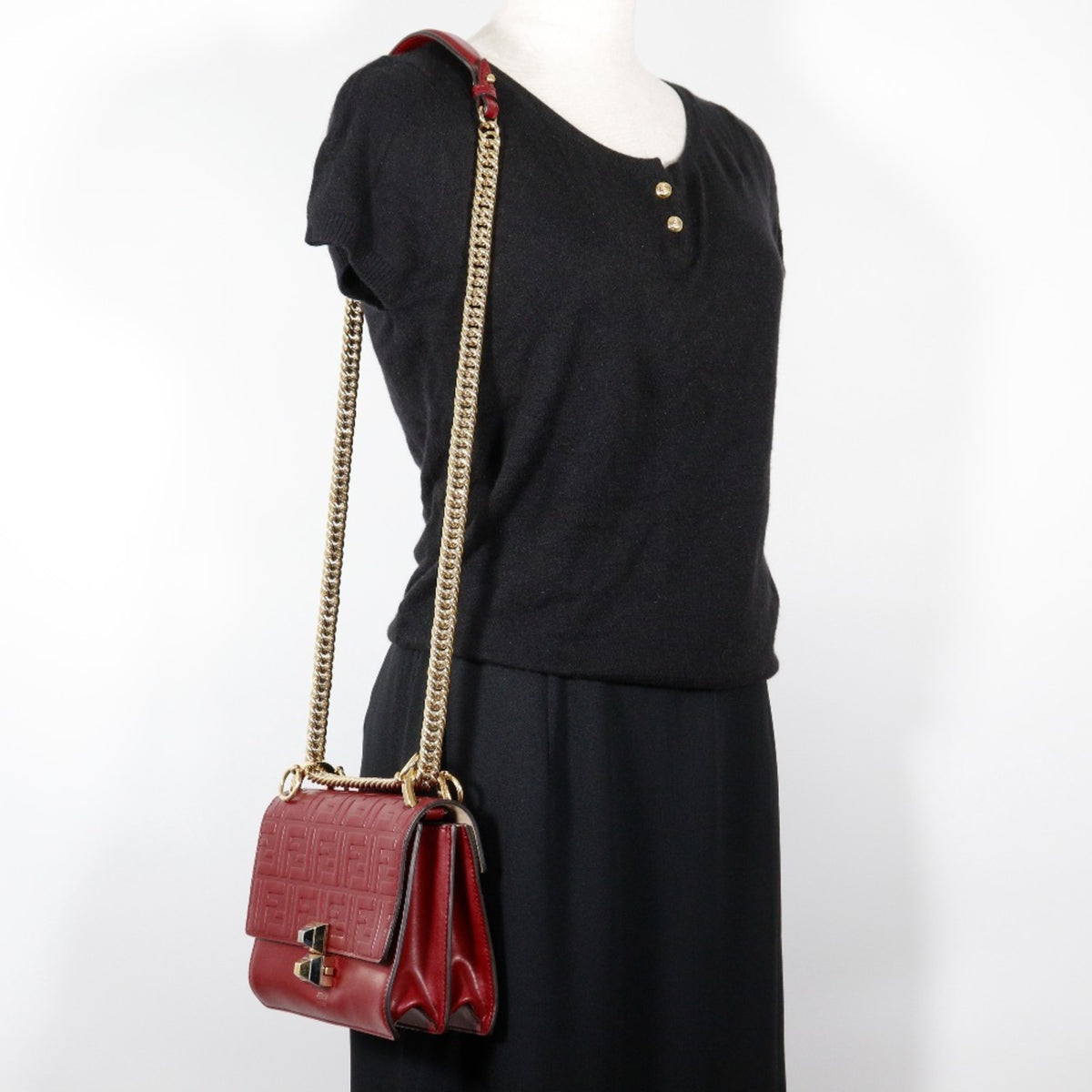 Fendi Red Color Leather Shoulder Bag (Pre-Owned)