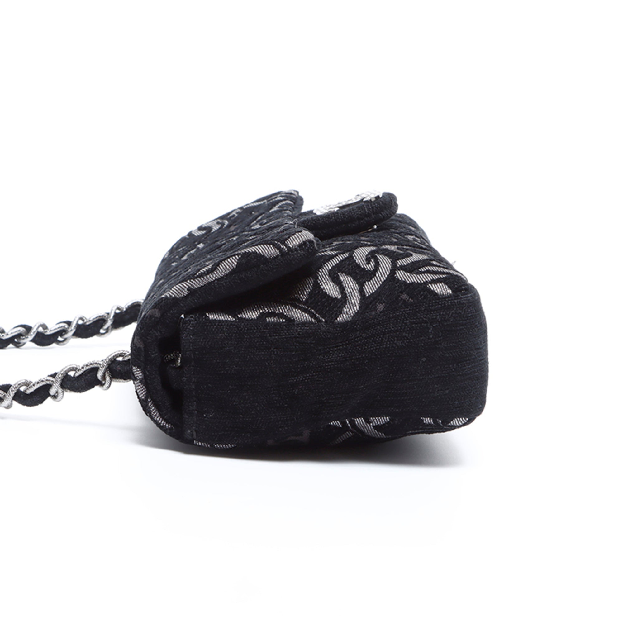 Chanel Black Embroidery Handbag (Pre-Owned)