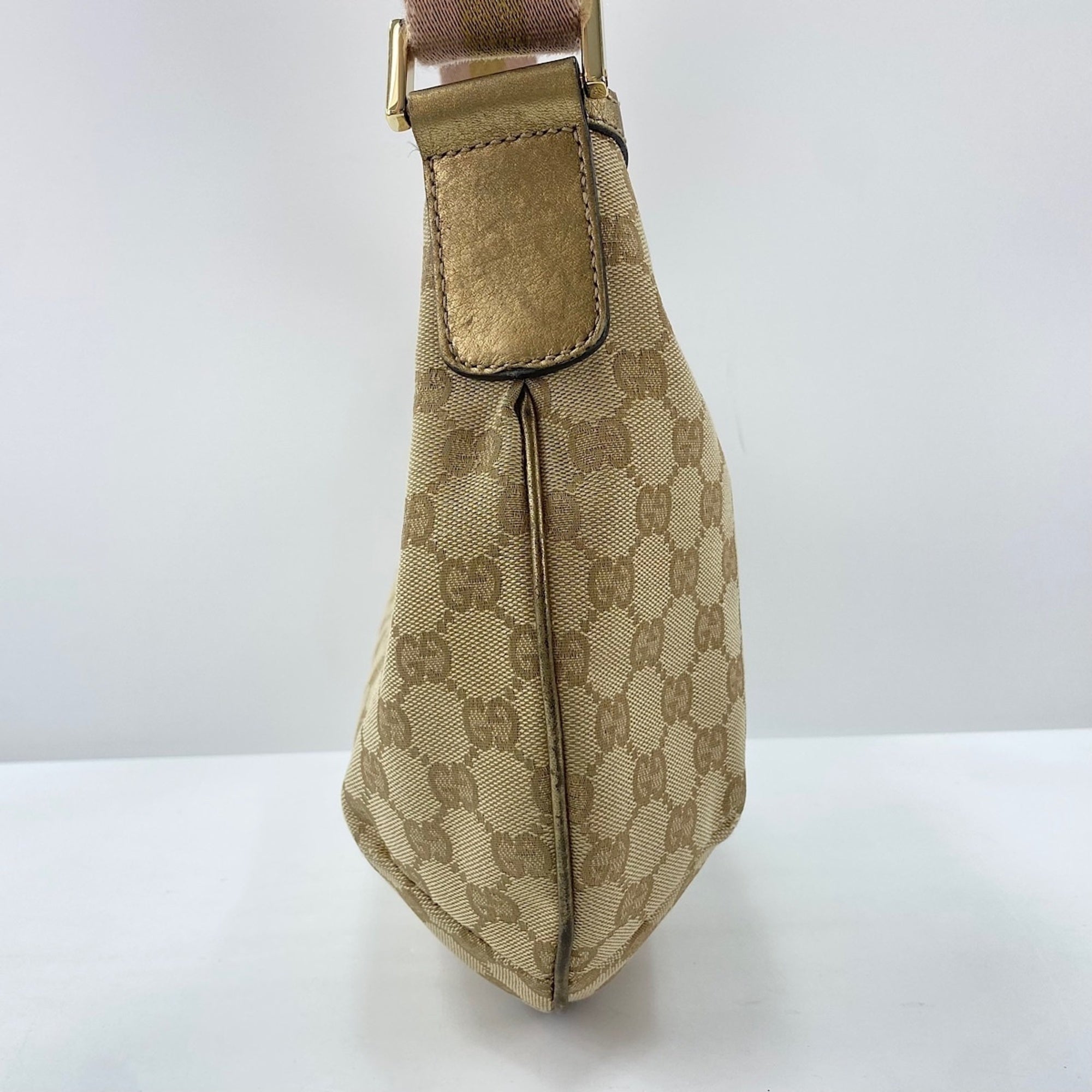 Gucci Beige Shoulder Bag (Pre-Owned)