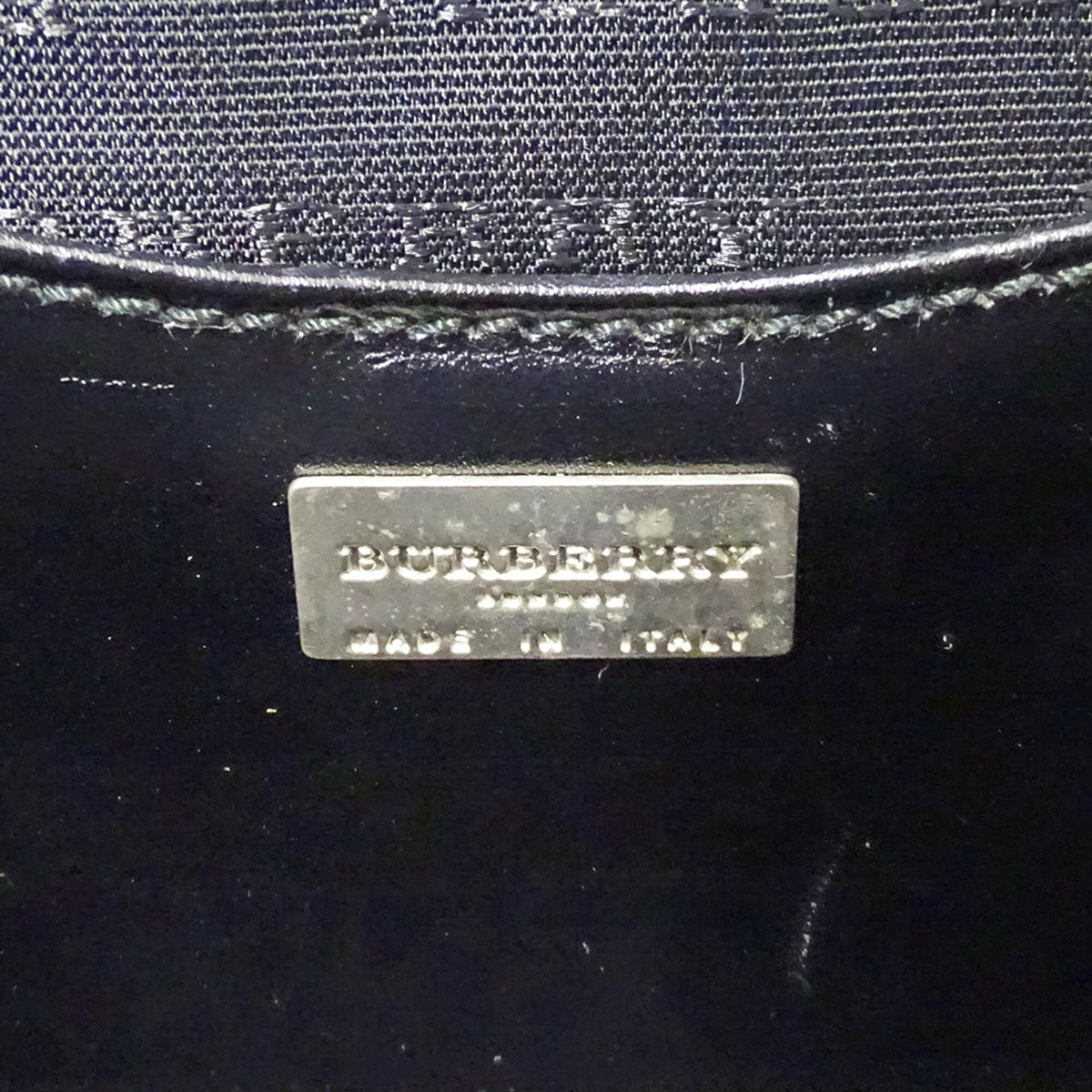 Burberry Black Leather Shoulder Bag (Pre-Owned)