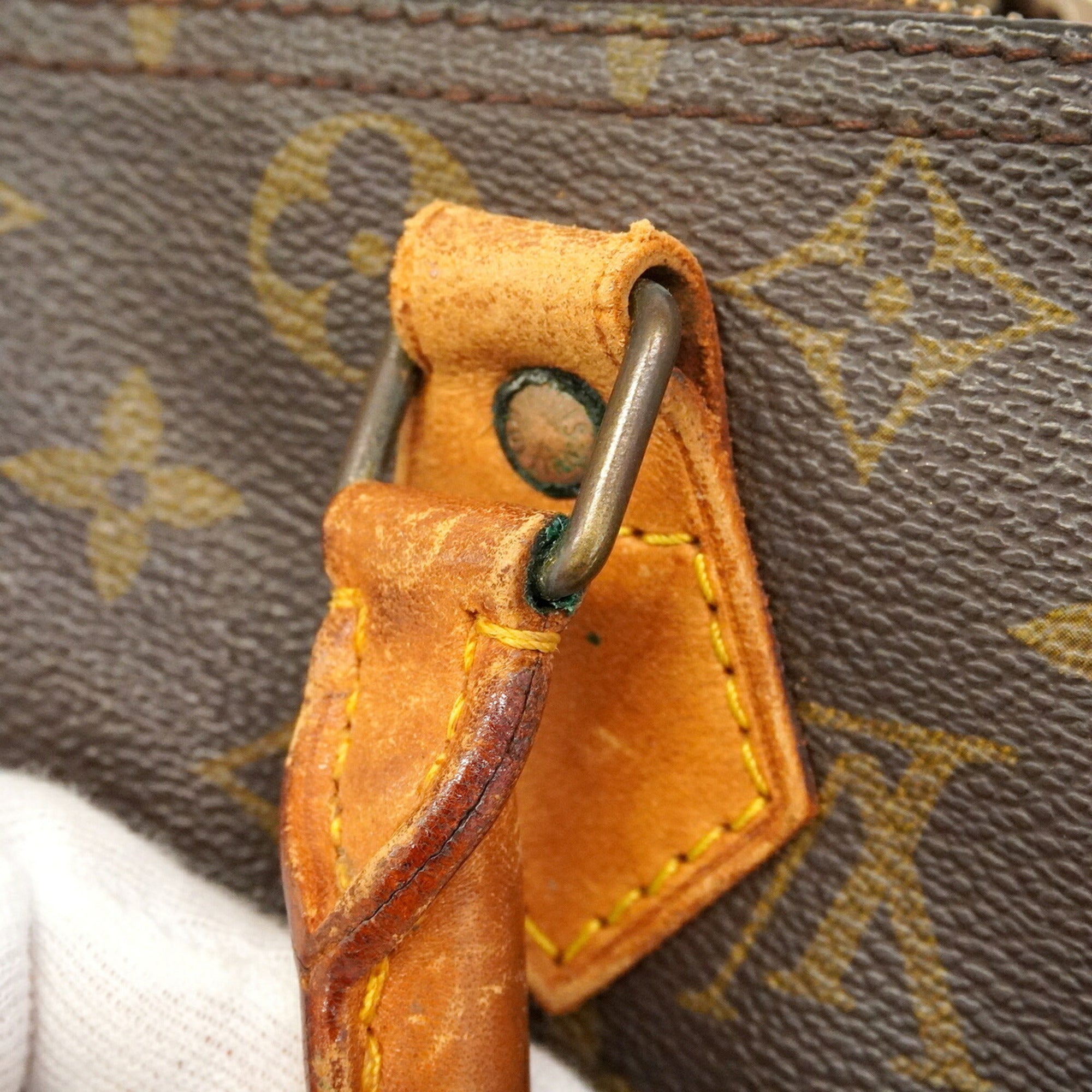 Louis Vuitton Brown Handbag (Pre-Owned)