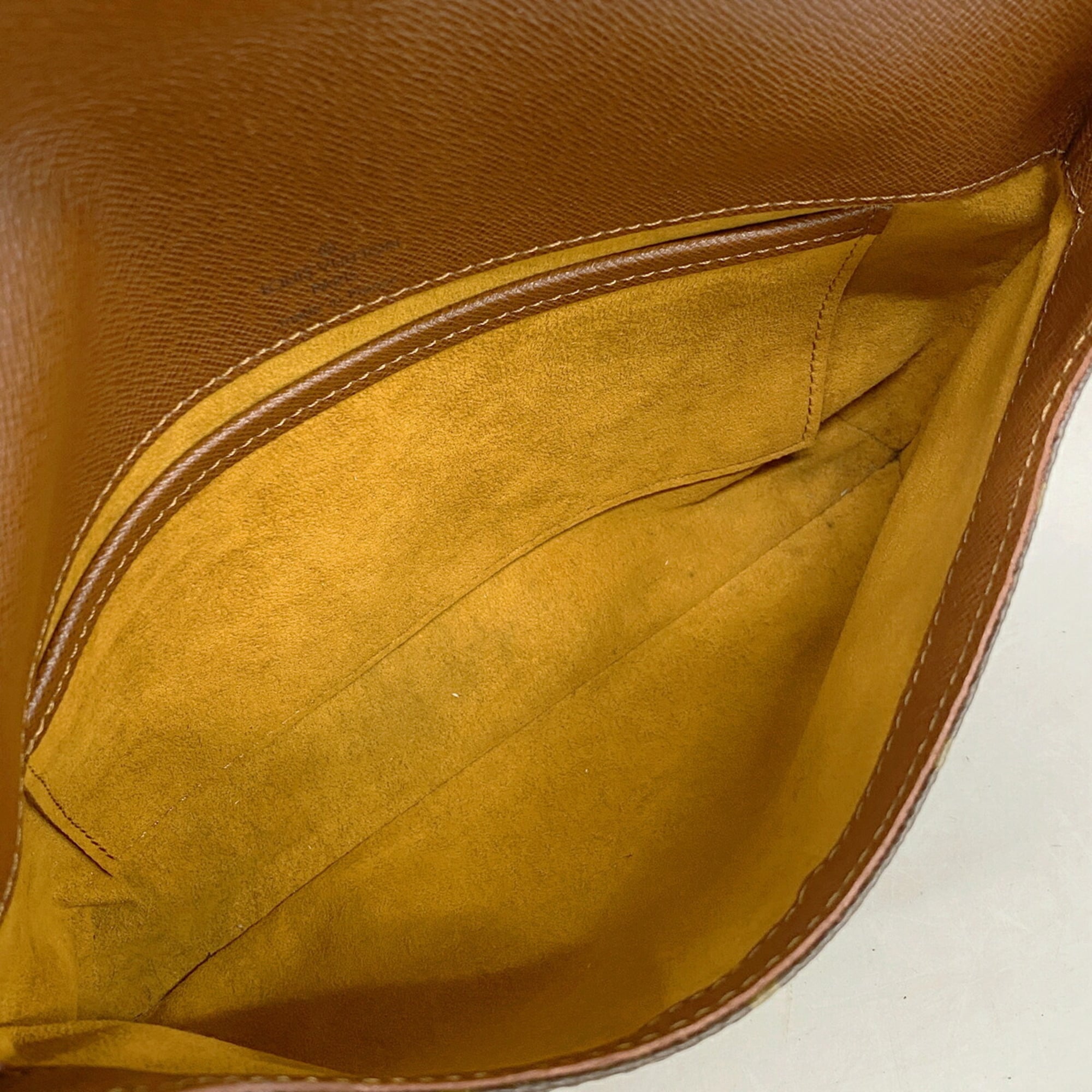 Louis Vuitton Brown Shoulder Bag (Pre-Owned)