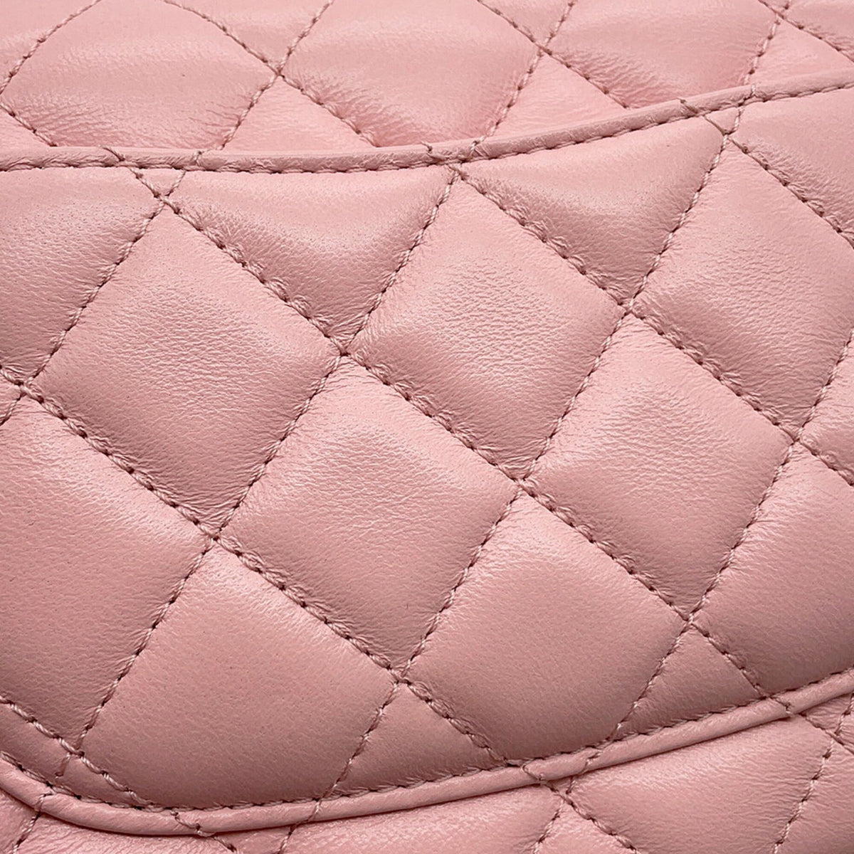 Chanel Pink Leather Shoulder Bag (Pre-Owned)