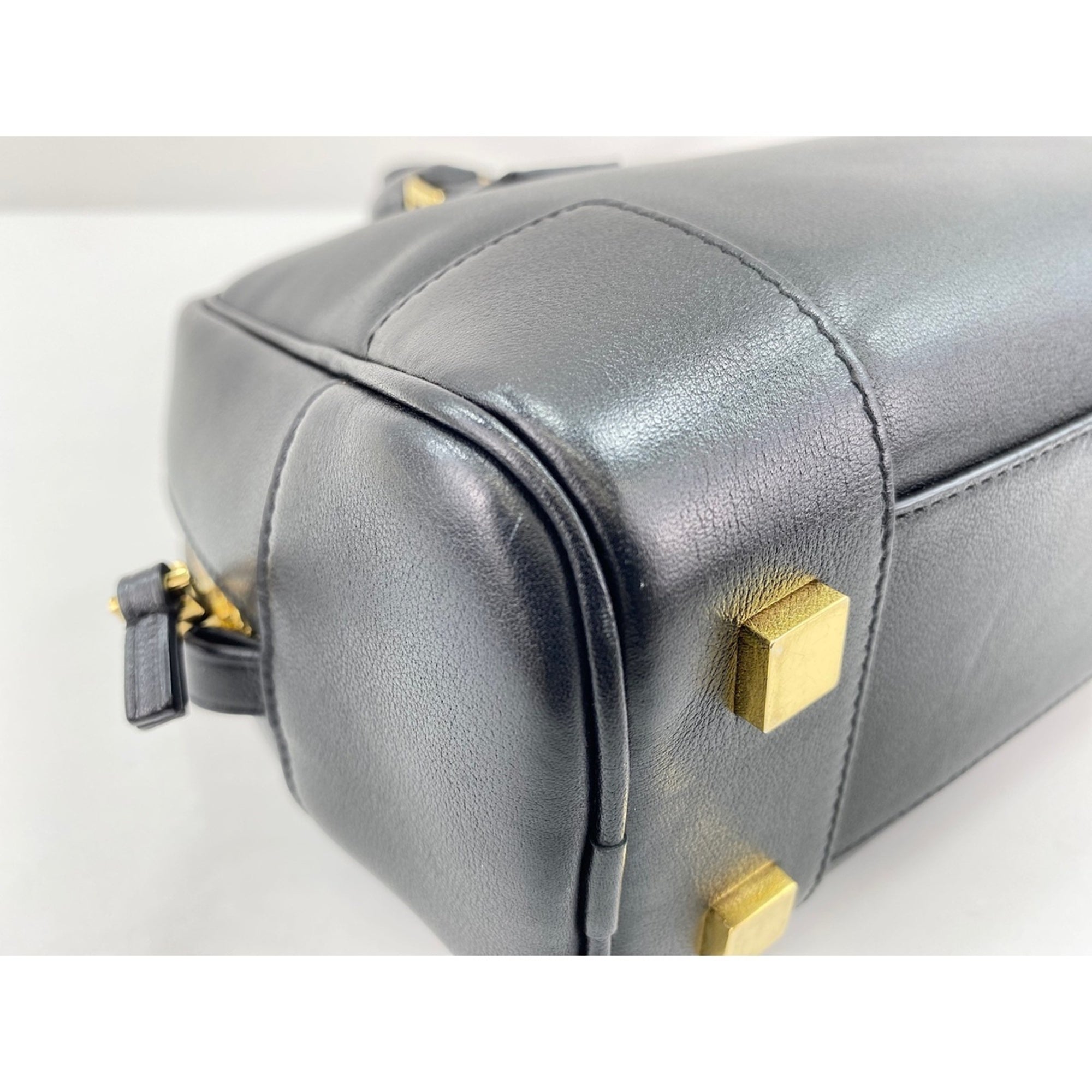 Loewe Black Shoulder Bag (Pre-Owned)