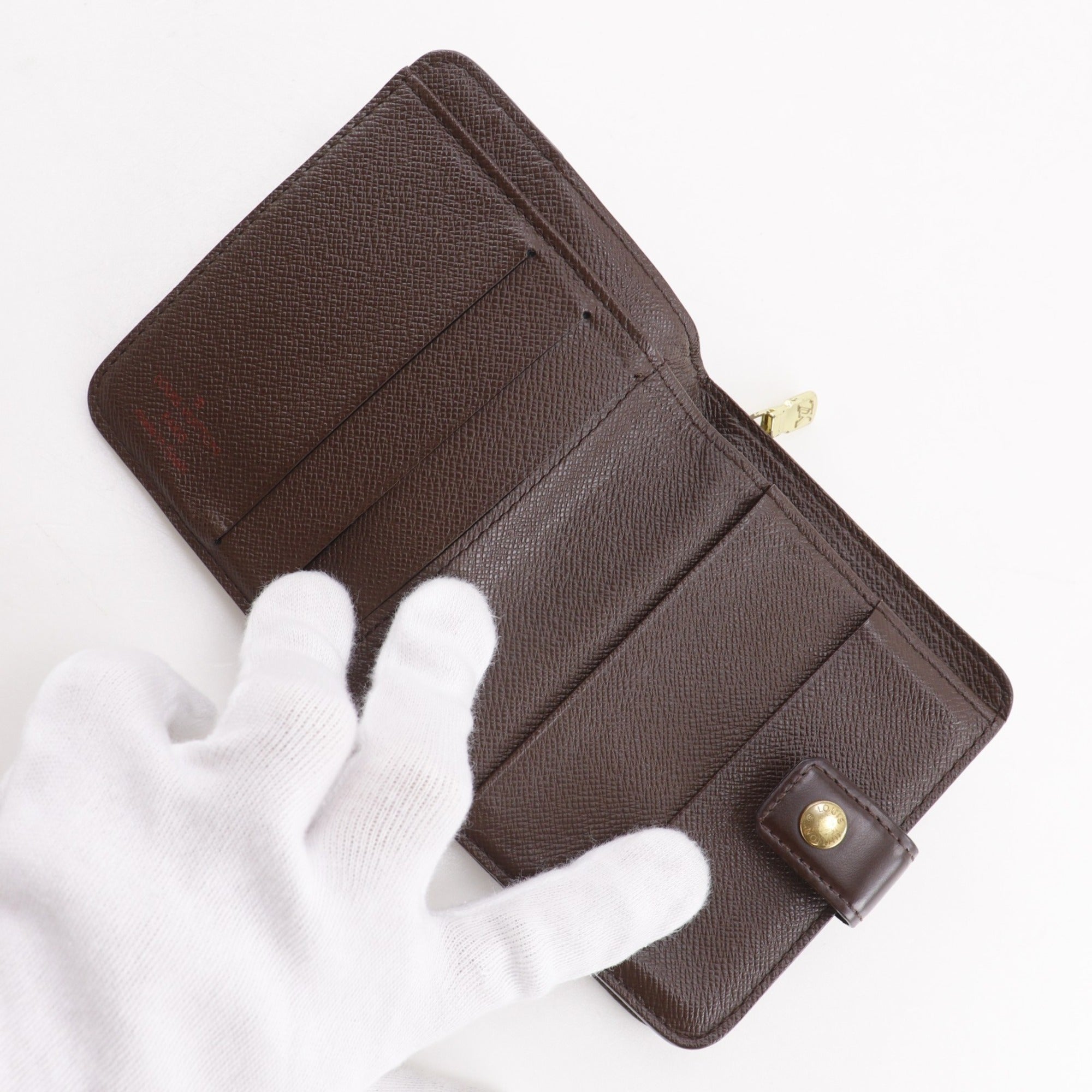 Louis Vuitton Brown Damier Canvas Wallet (Bi-Fold) (Pre-Owned)