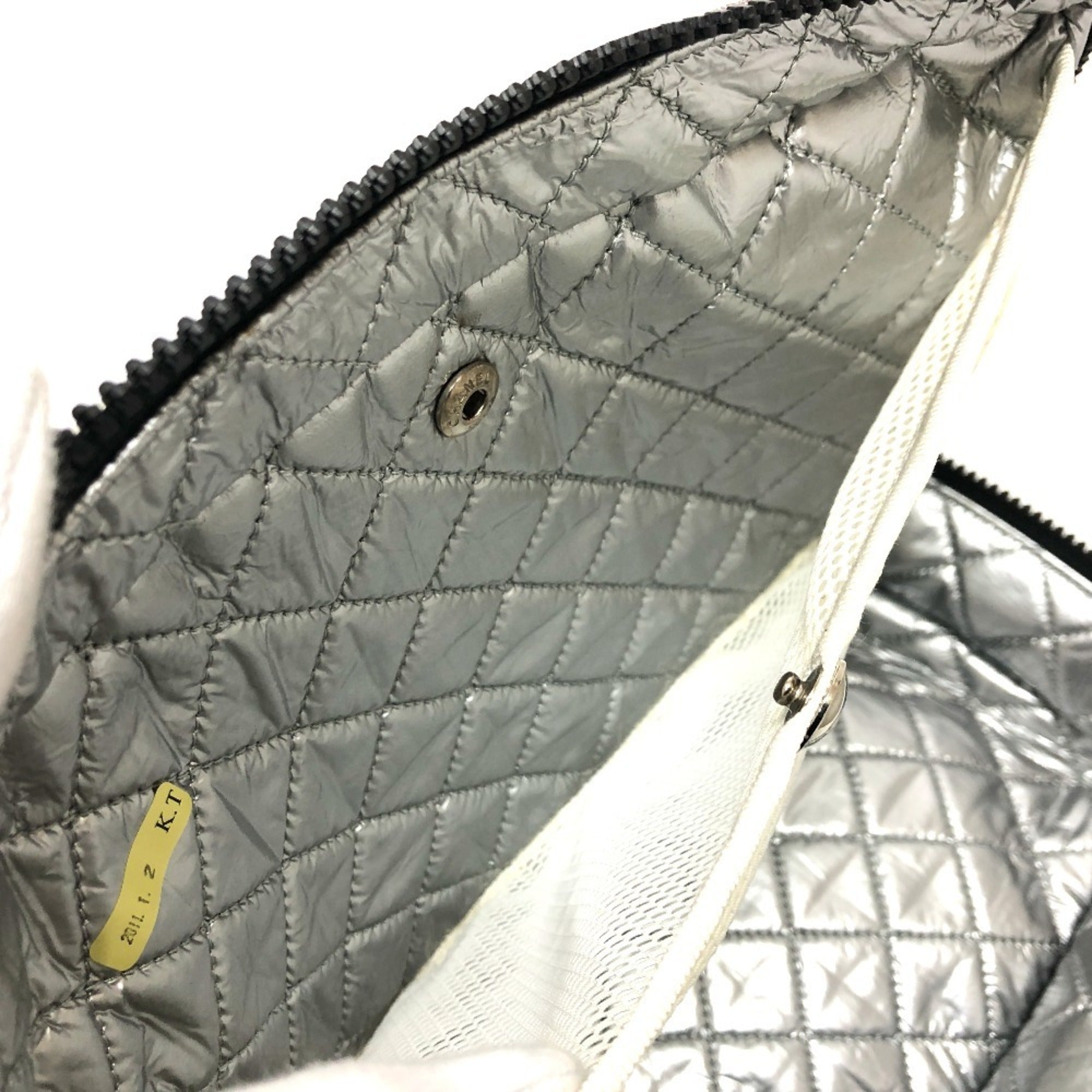 Chanel Black White Canvas Shoulder Bag (Pre-Owned)