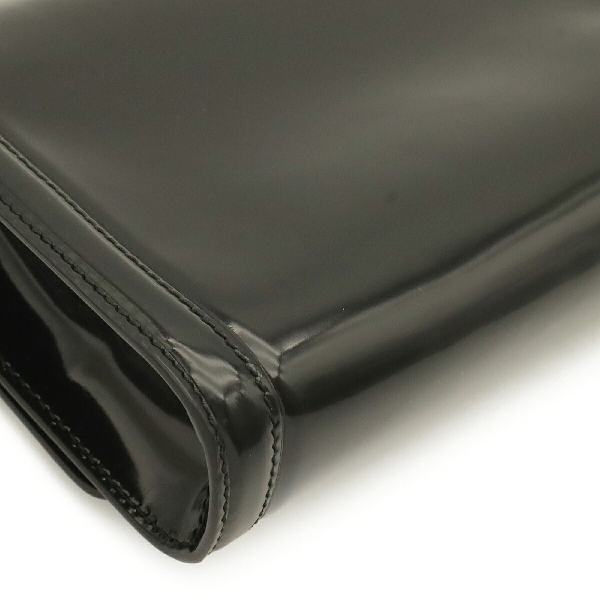 Salvatore Ferragamo Black Patent Leather Pochette Shoulder Bag (Pre-Owned)