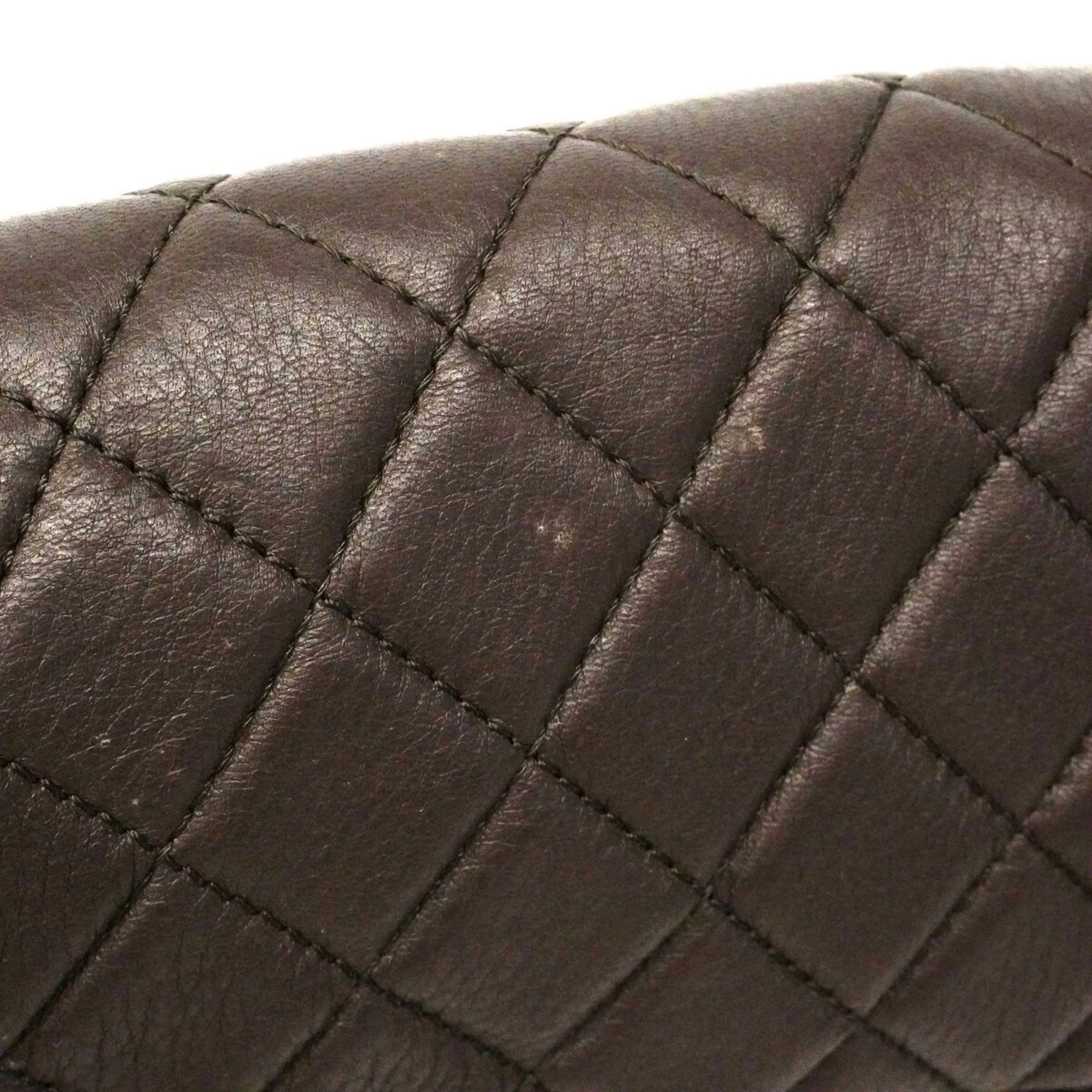 Chanel Brown Leather Shoulder Bag (Pre-Owned)
