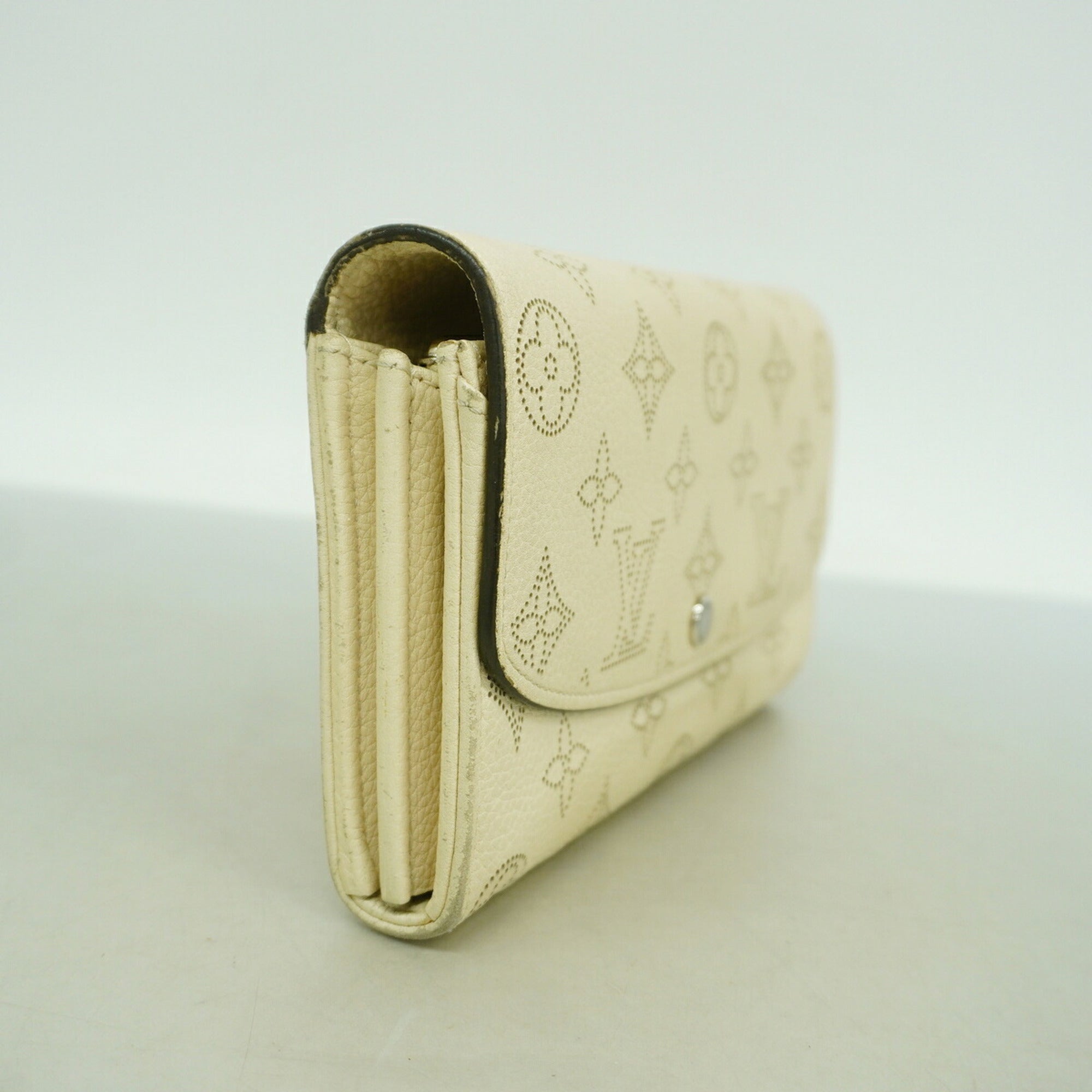 Louis Vuitton Lv Off White Long Wallet (Bi-Fold) (Pre-Owned)