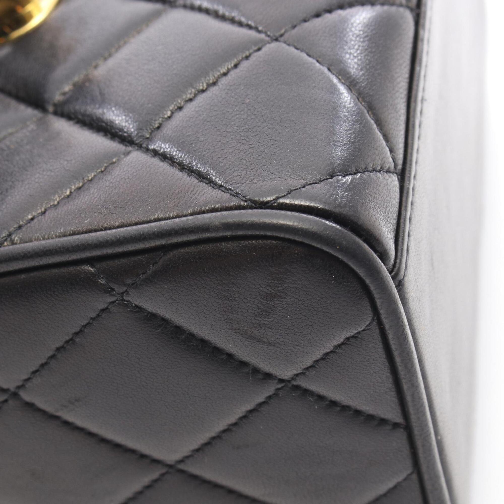 Chanel Black Leather Shoulder Bag (Pre-Owned)