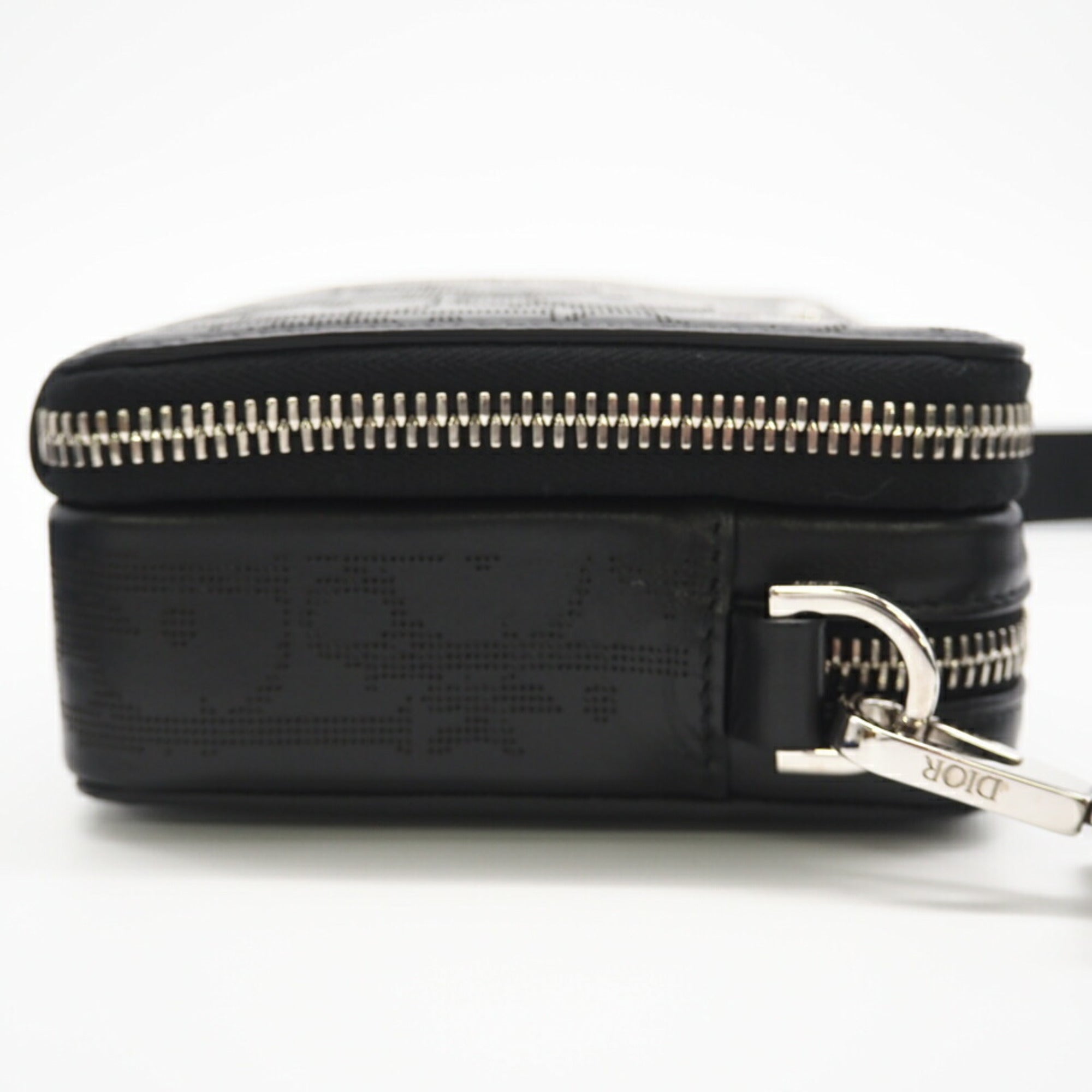 Christian Dior Black Leather Shoulder Bag (Pre-Owned)
