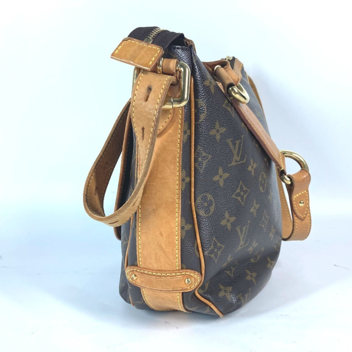 Louis Vuitton Brown Monogram Shoulder Bag (Pre-Owned)