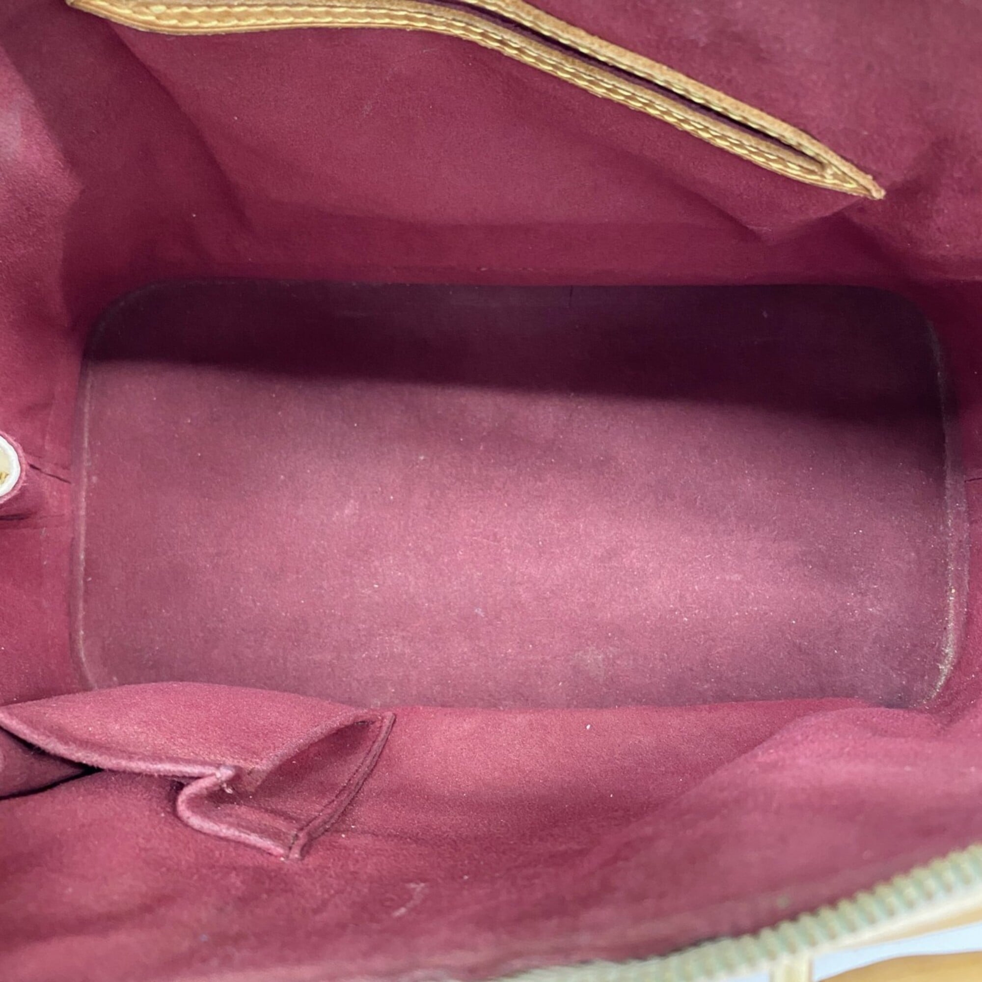 Louis Vuitton Blanc Handbag (Pre-Owned)