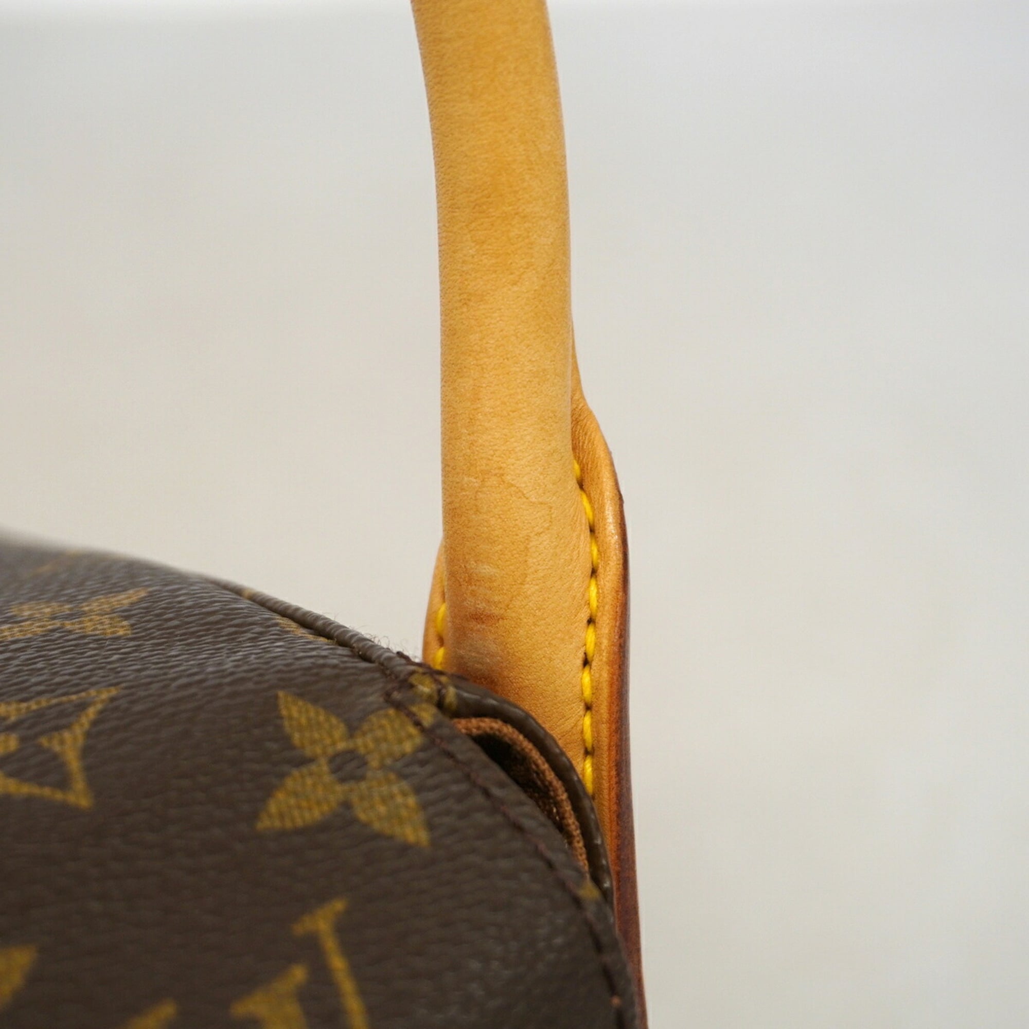 Louis Vuitton Brown Shoulder Bag (Pre-Owned)