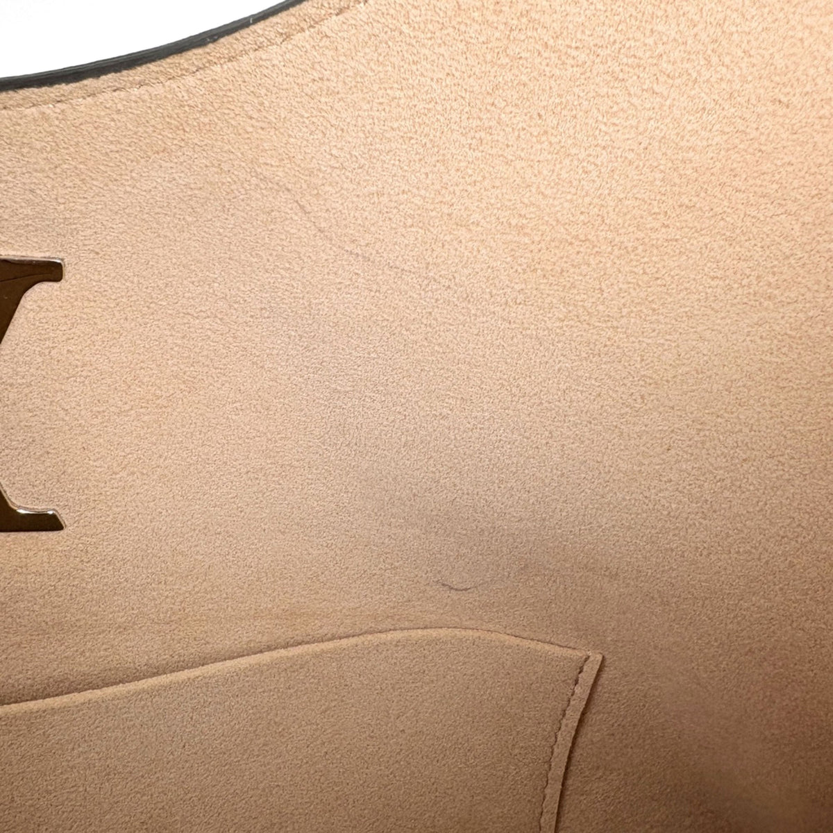 Louis Vuitton Beige Leather Shoulder Bag (Pre-Owned)