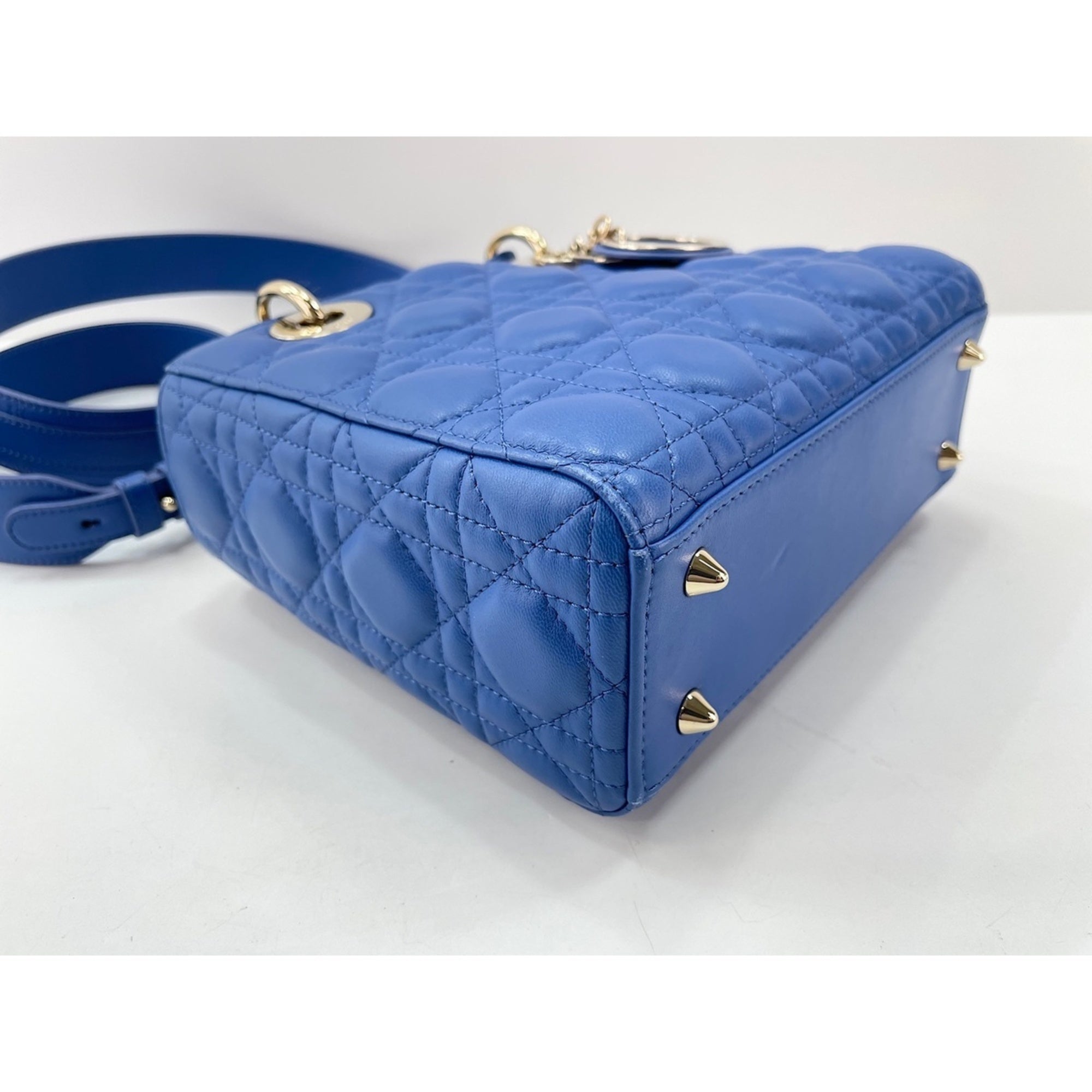 Christian Dior Blue Leather Handbag (Pre-Owned)