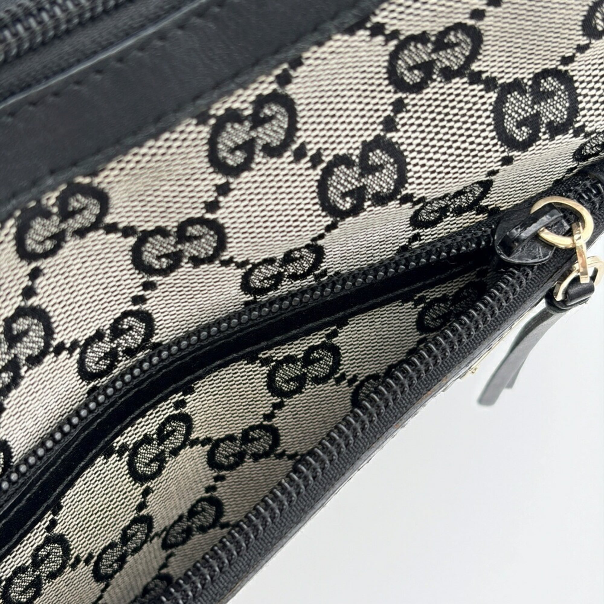 Gucci Black Gg Canvas Leather Shoulder Bag (Pre-Owned)