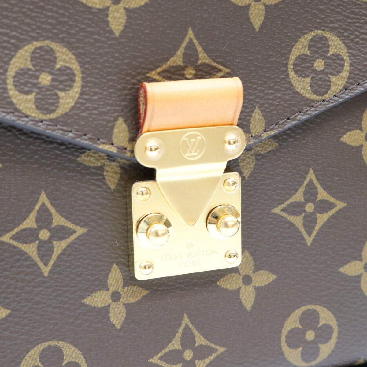 Louis Vuitton Brown Monogram Shoulder Bag (Pre-Owned)
