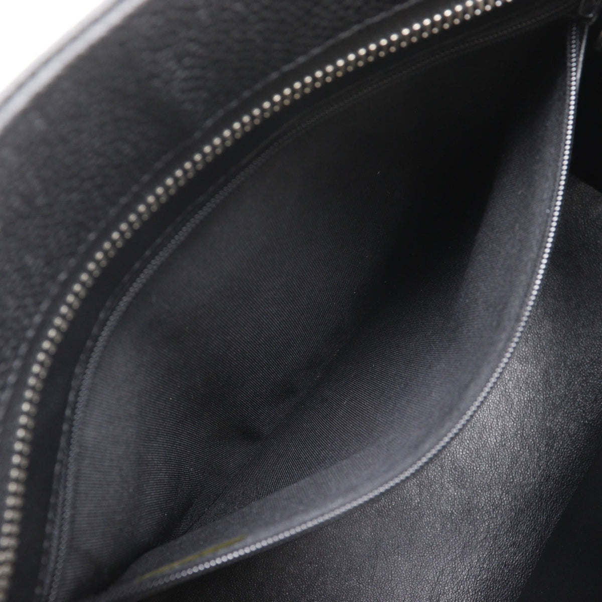 Chanel Black Grained Calfskin Tote Bag (Pre-Owned)