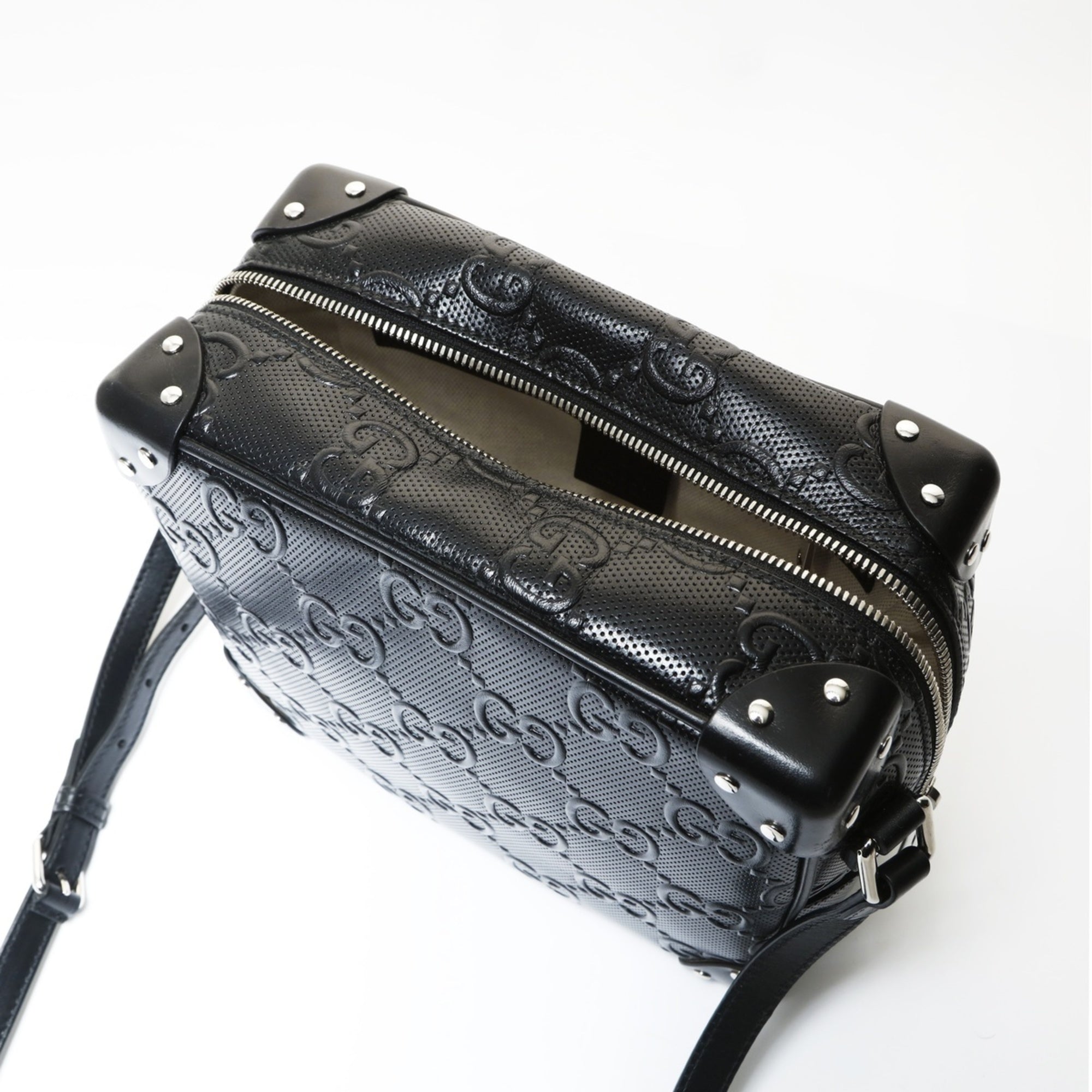 Gucci Black Embossed Shoulder Bag (Pre-Owned)