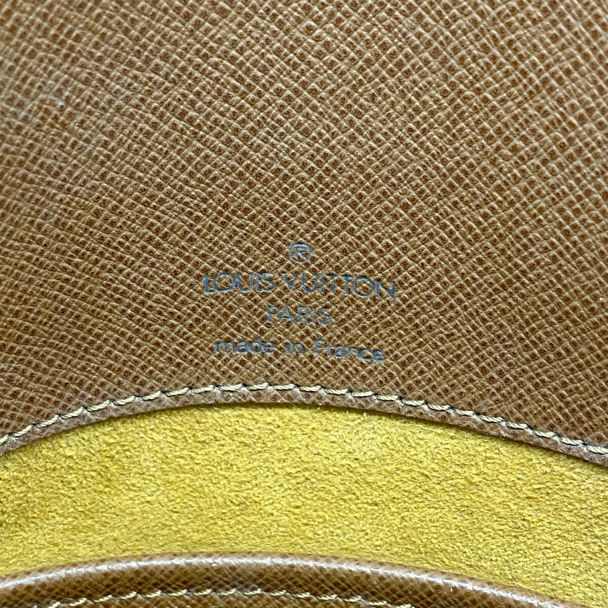 Louis Vuitton Brown Shoulder Bag (Pre-Owned)