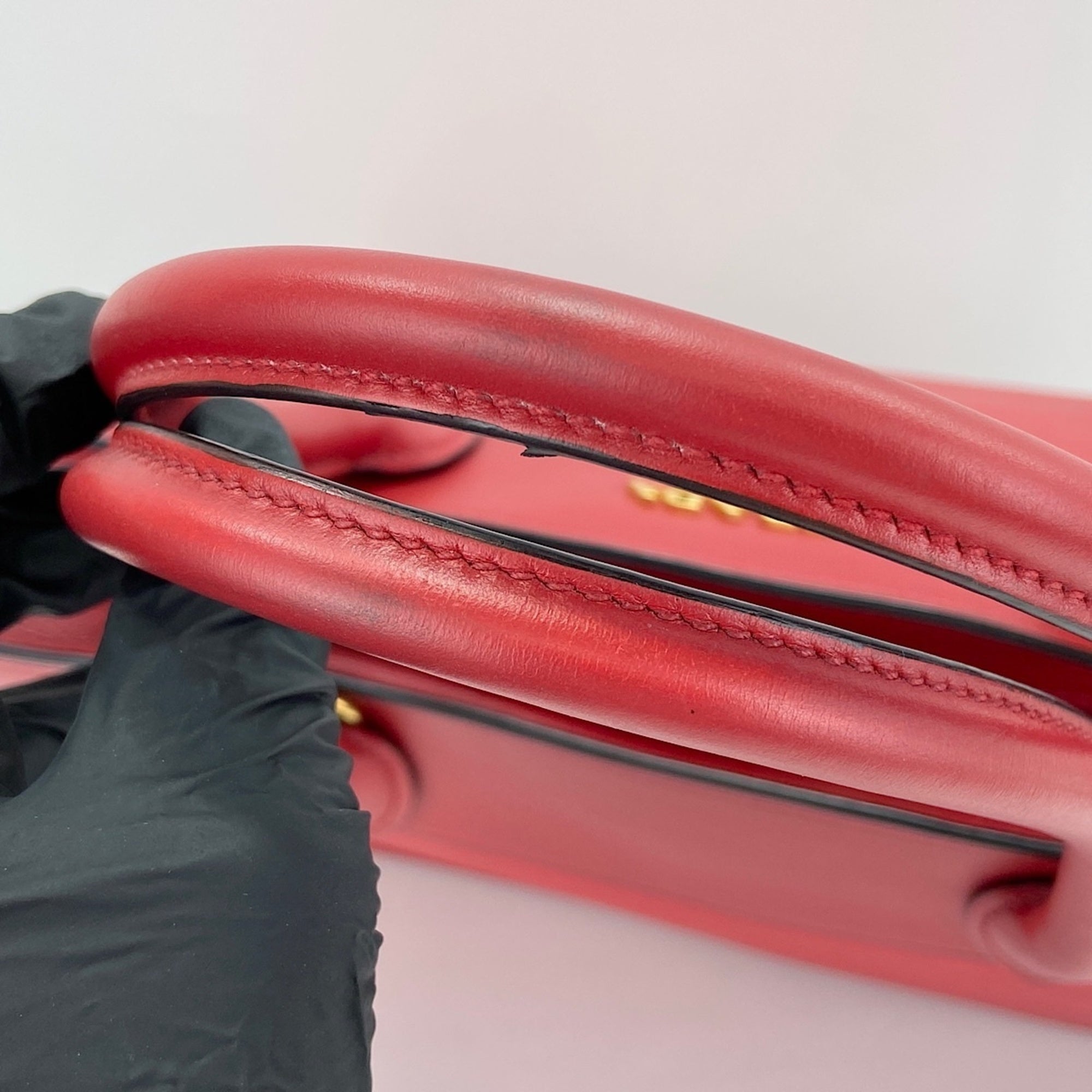 Prada Red Color Leather Handbag (Pre-Owned)