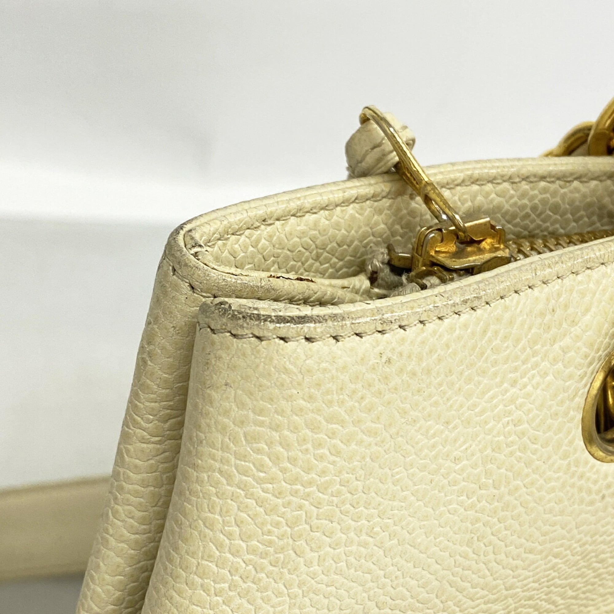 Chanel Ivory Grained Calfskin Tote Bag (Pre-Owned)