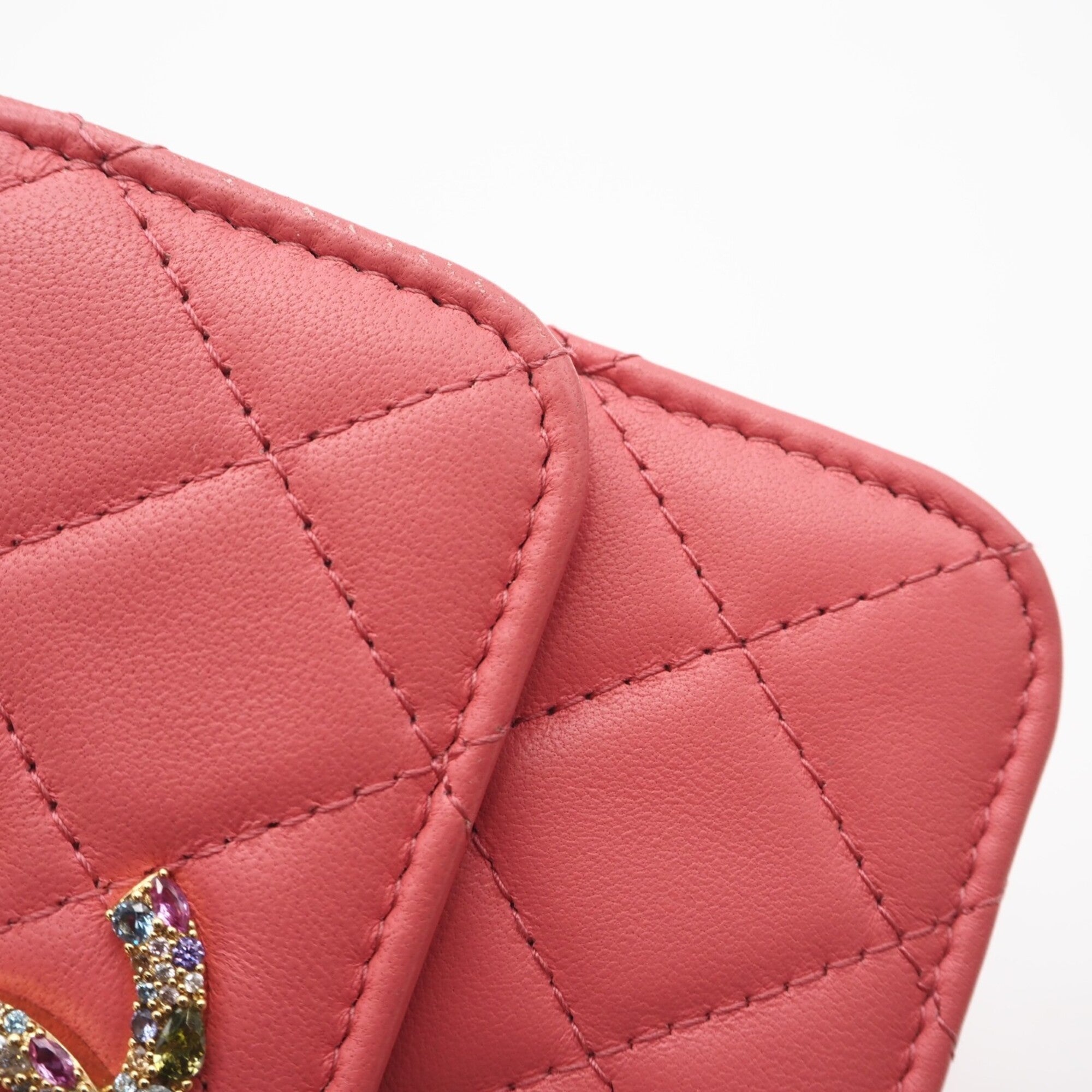 Chanel Matelasse Pink Leather Shoulder Bag (Pre-Owned)