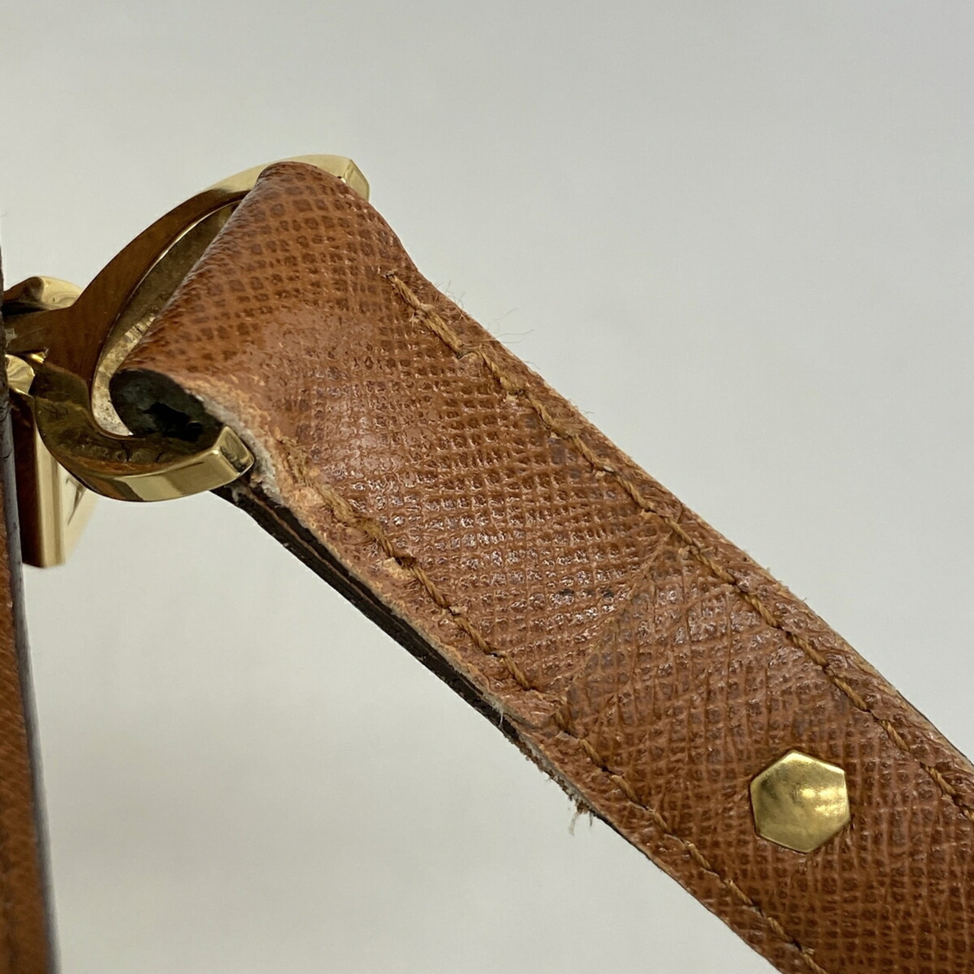 Louis Vuitton Brown Shoulder Bag (Pre-Owned)