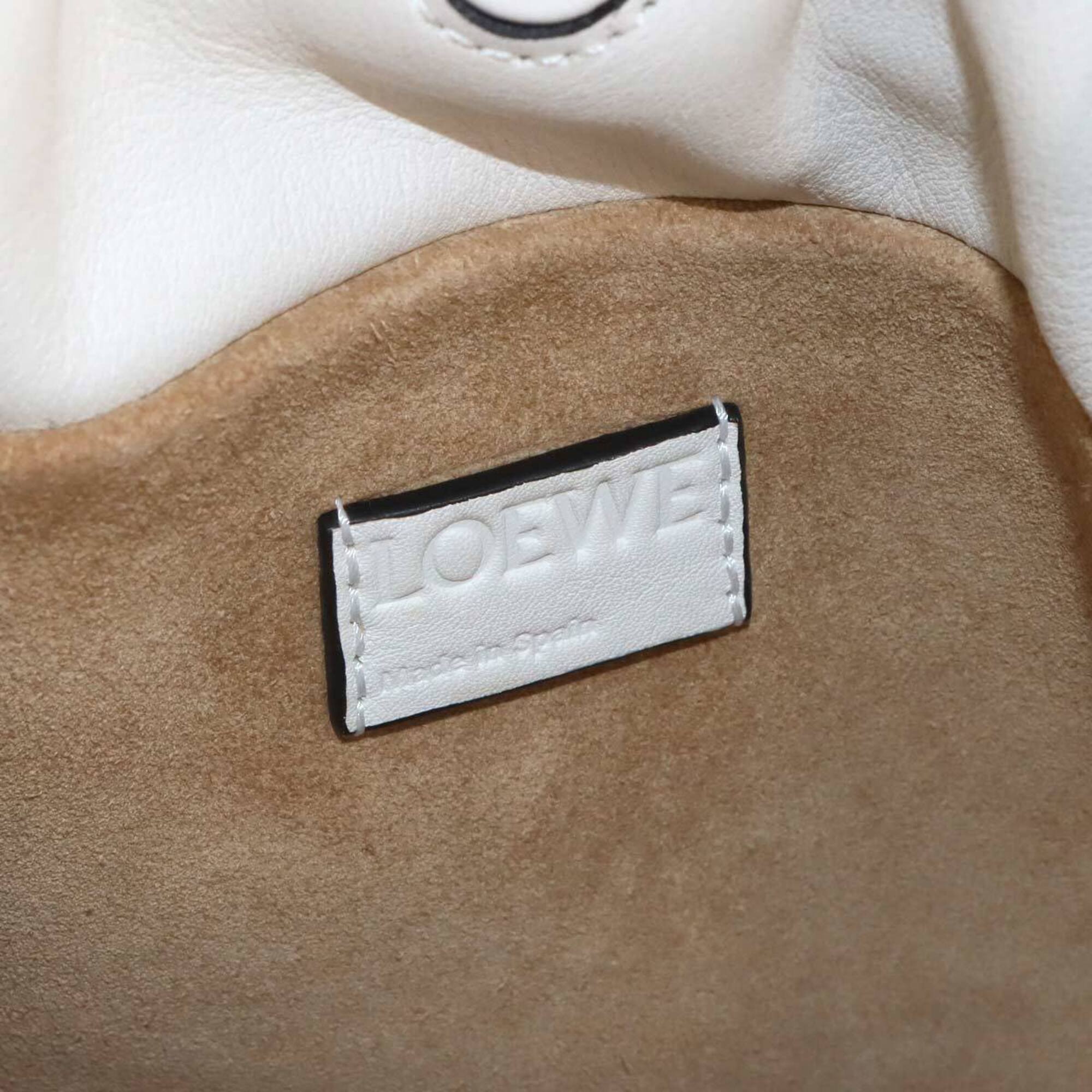 Loewe White Leather Handbag Shoulder Bag (Pre-Owned)