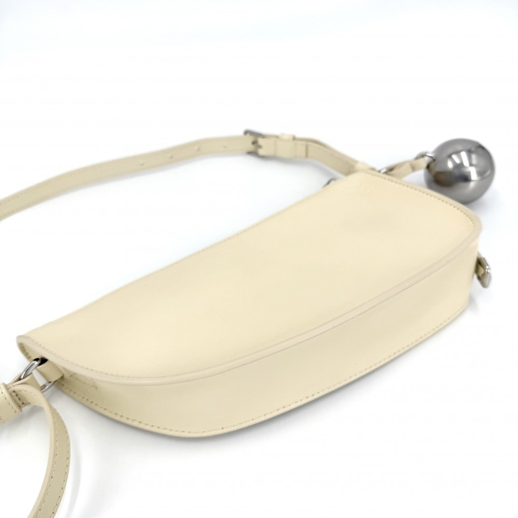 Burberry Ivory Leather Shoulder Bag (Pre-Owned)