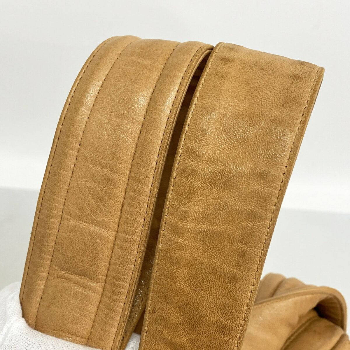 Chanel Brown Leather Shoulder Bag (Pre-Owned)