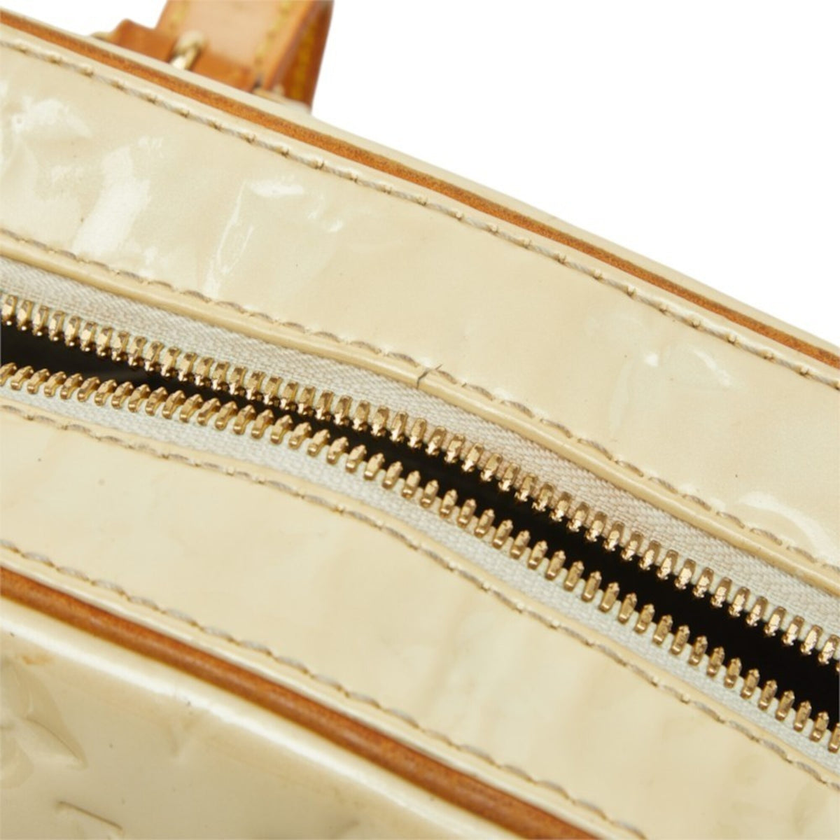 Louis Vuitton Pearl Patent Leather Handbag (Pre-Owned)