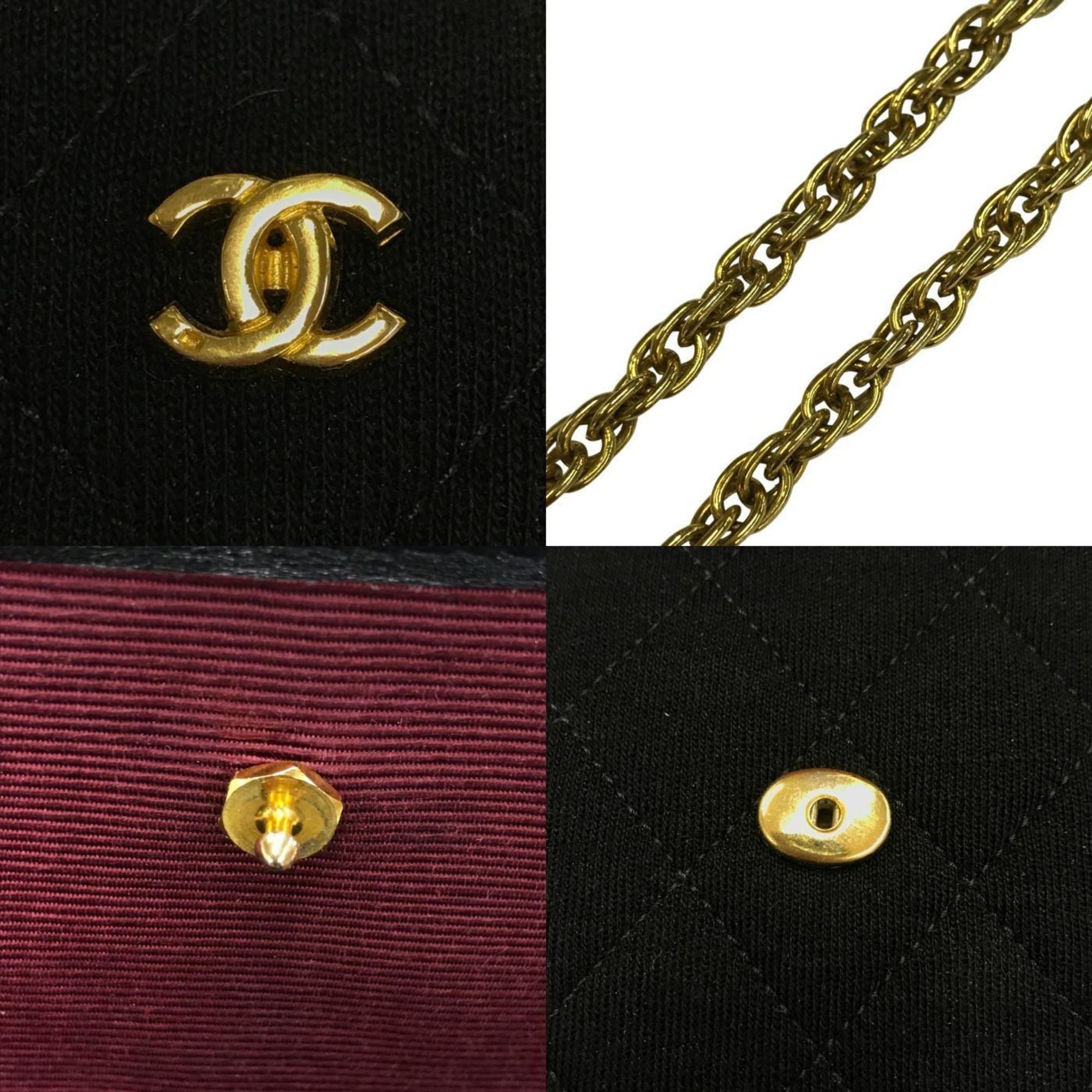 Chanel Black Shoulder Bag (Pre-Owned)