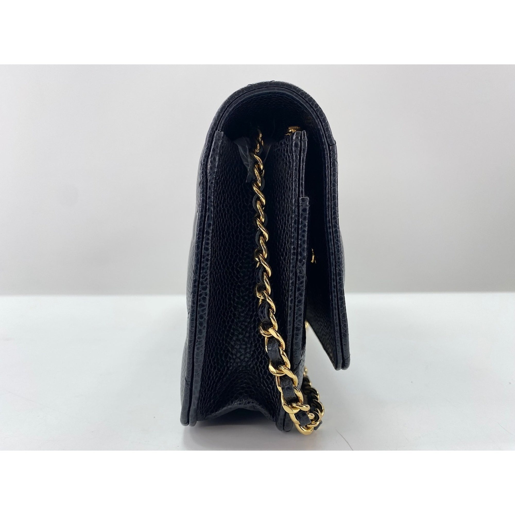Chanel Black Shoulder Bag (Pre-Owned)