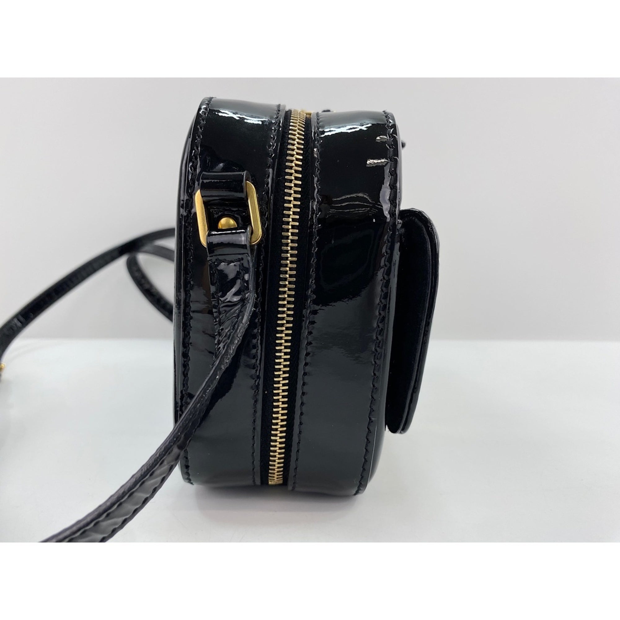 Yves Saint Laurent Black Shoulder Bag (Pre-Owned)