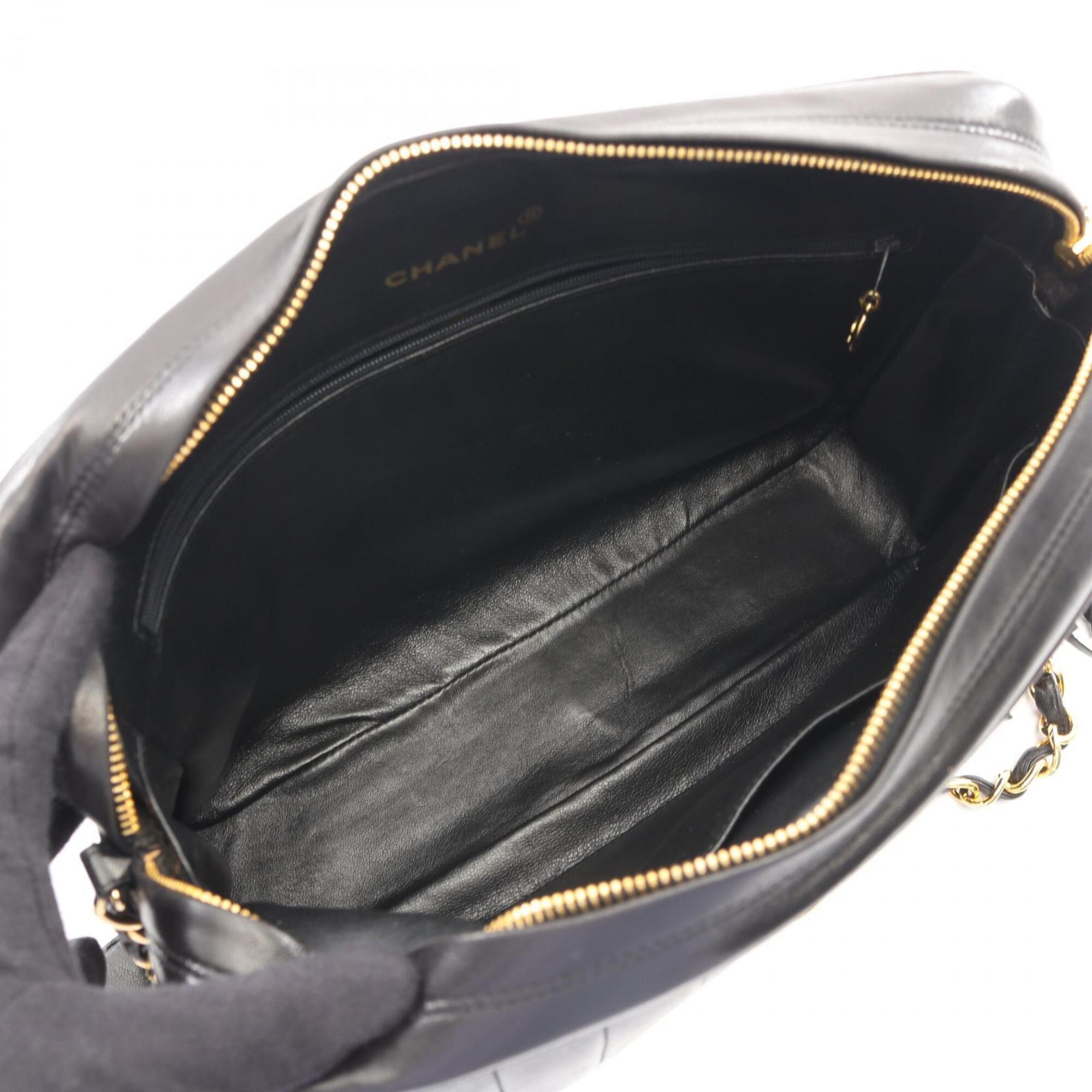 Chanel Black Leather Handbag Shoulder Bag (Pre-Owned)