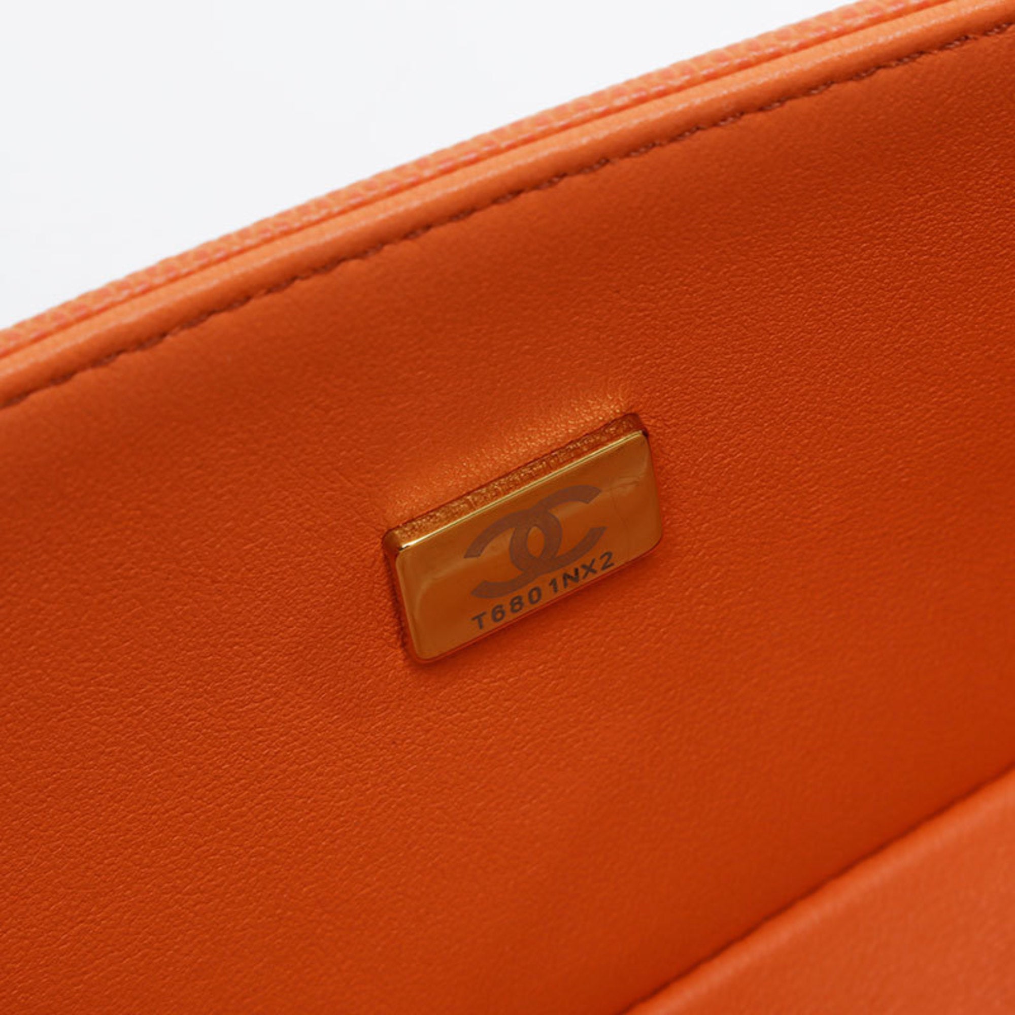 Chanel Orange Shoulder Bag (Pre-Owned)
