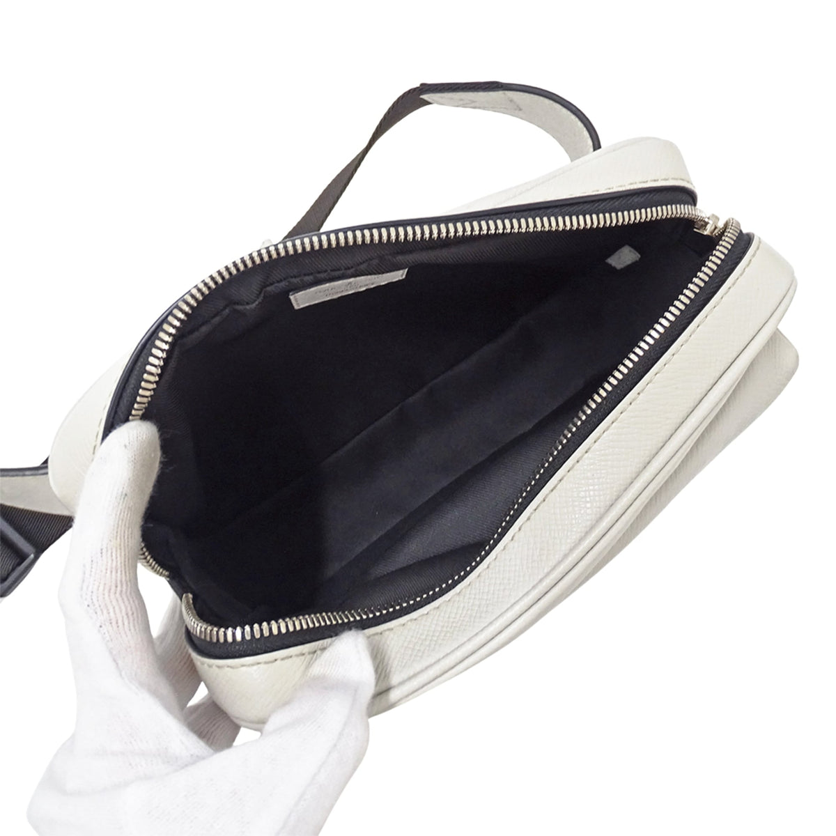 Louis Vuitton White Taigarama Handbag Sling Bag (Pre-Owned)
