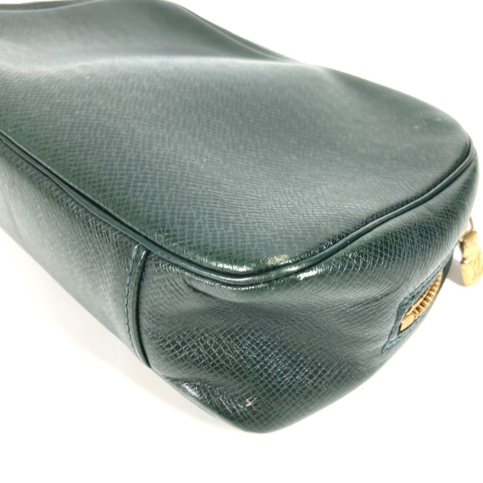 Louis Vuitton Episea Green Taiga Leather Clutch Bag Pouch (Pre-Owned)