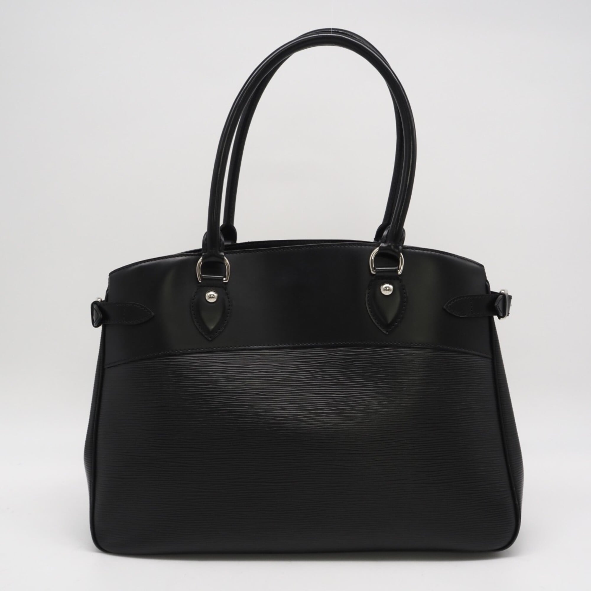 Louis Vuitton Black Leather Handbag (Pre-Owned)