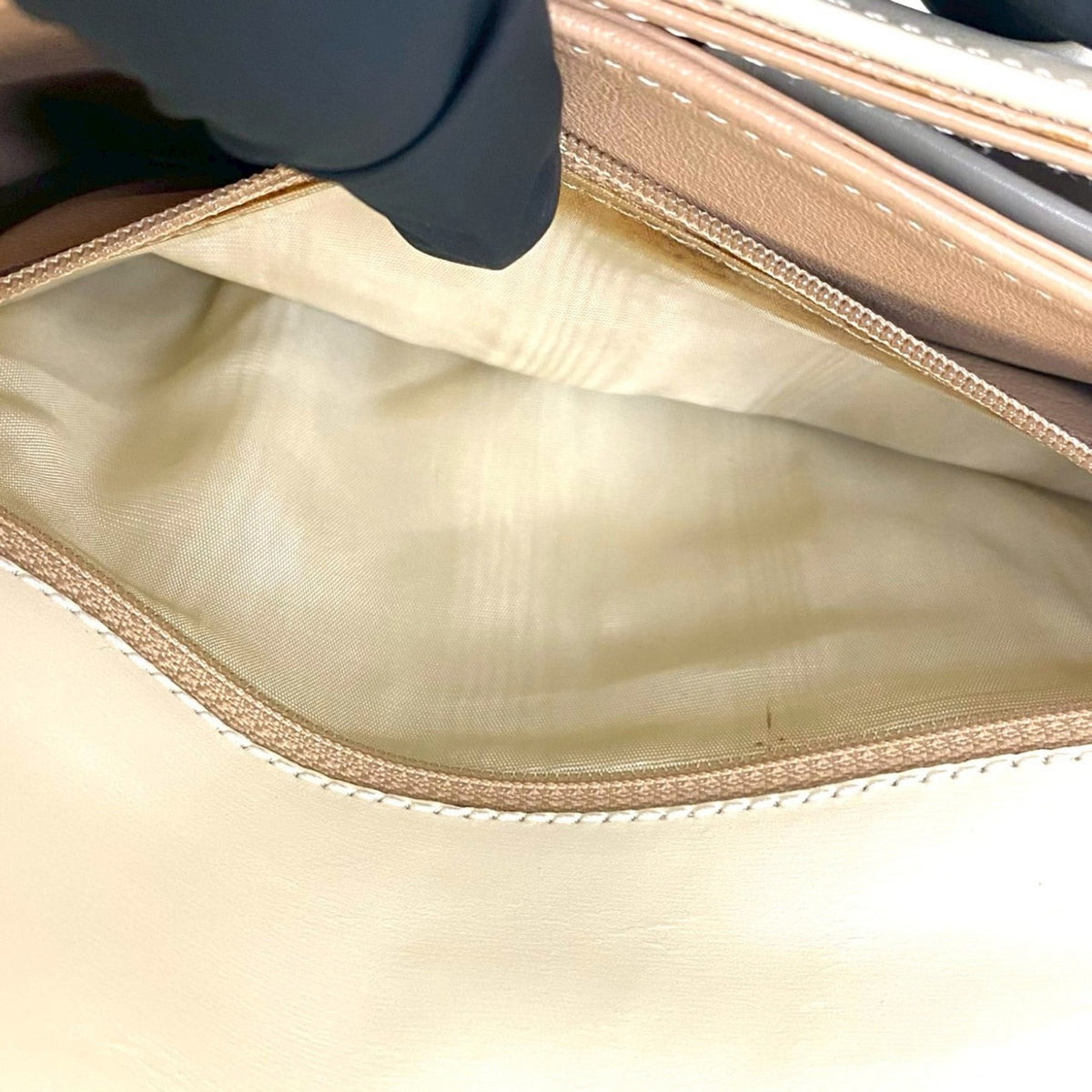 Celine White Leather Shoulder Bag (Pre-Owned)
